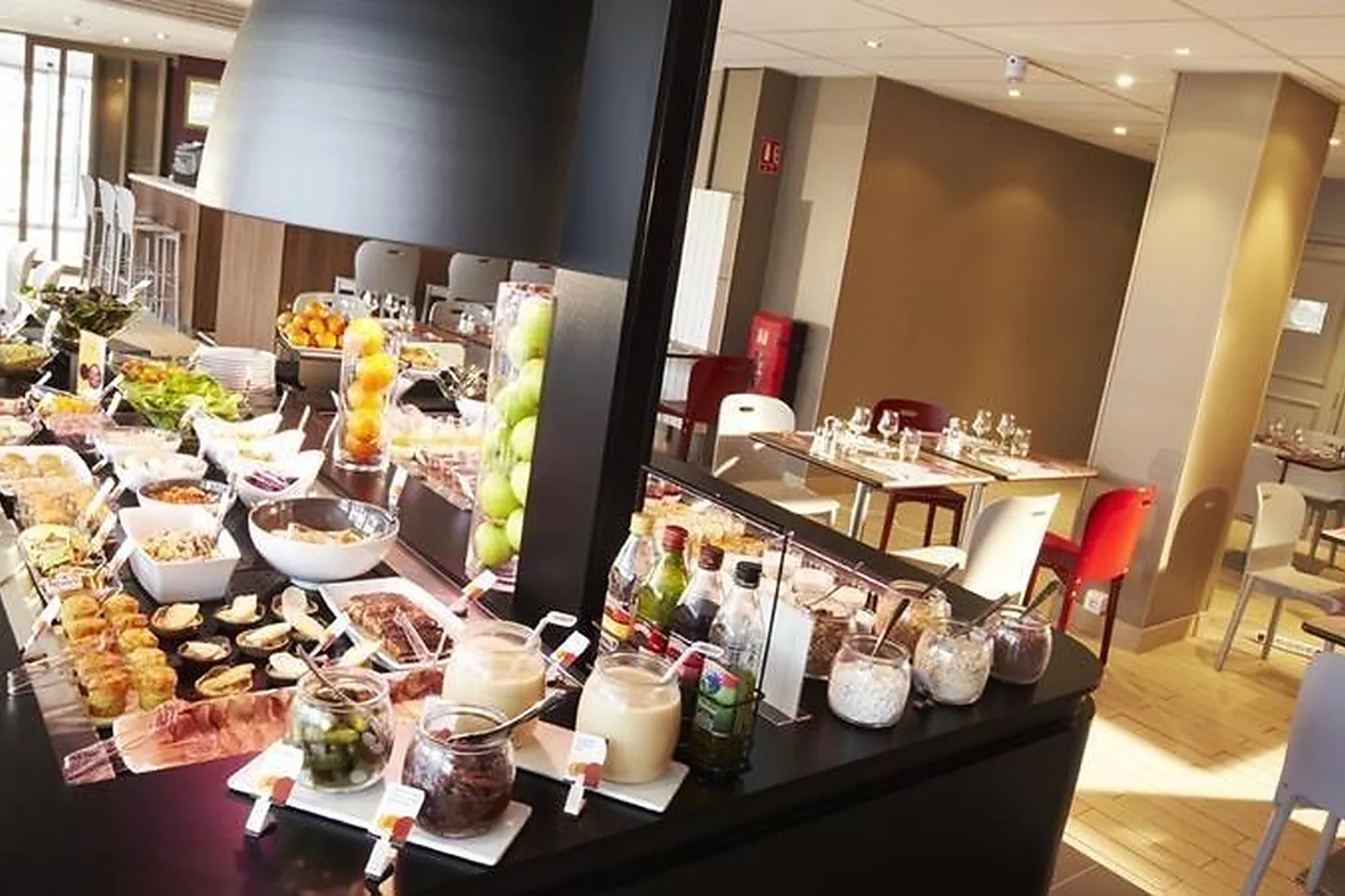 Lieux événementiels, CAMPANILE MOULINS AVERMES