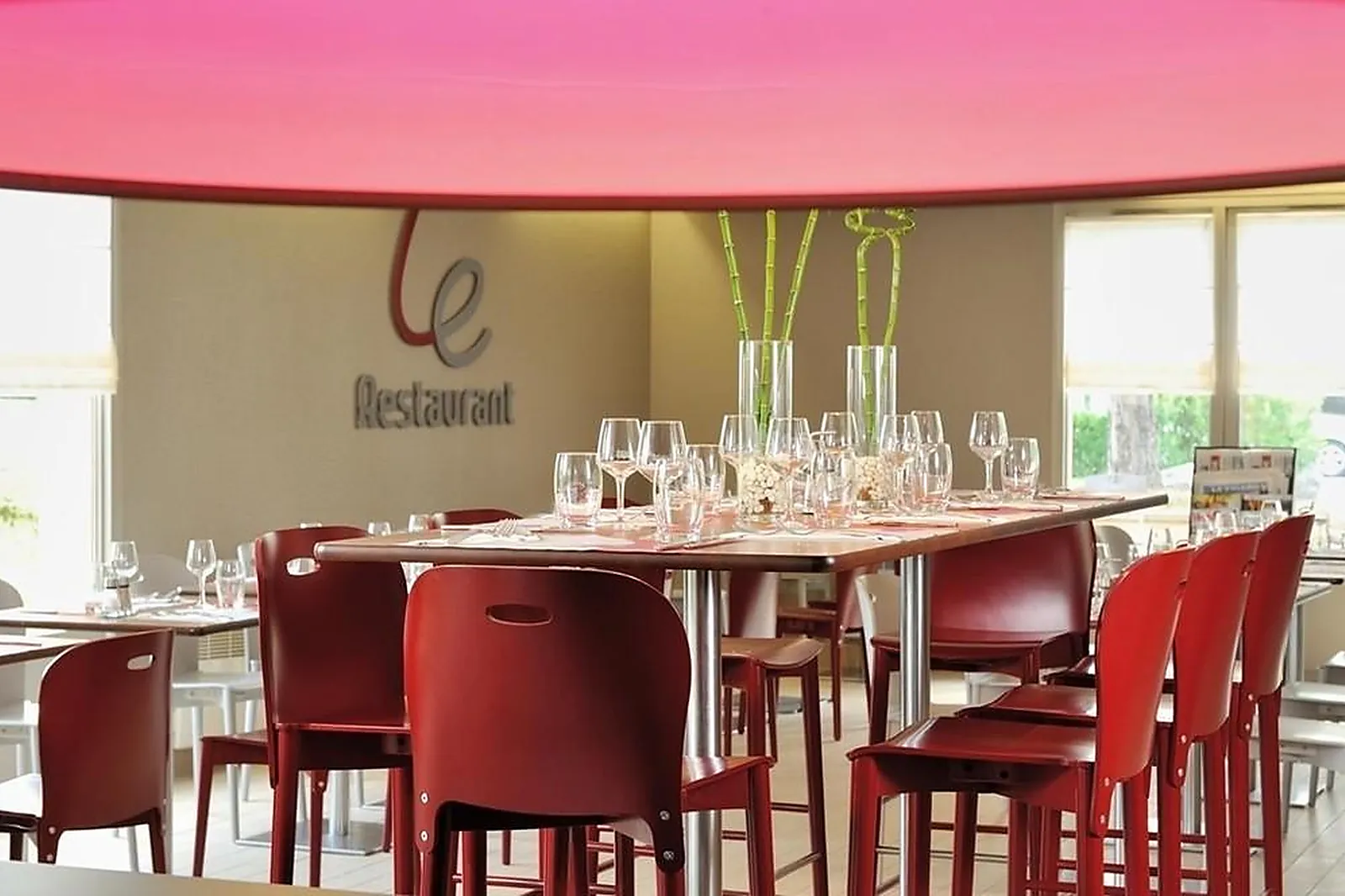 Lieux événementiels, CAMPANILE MOULINS AVERMES