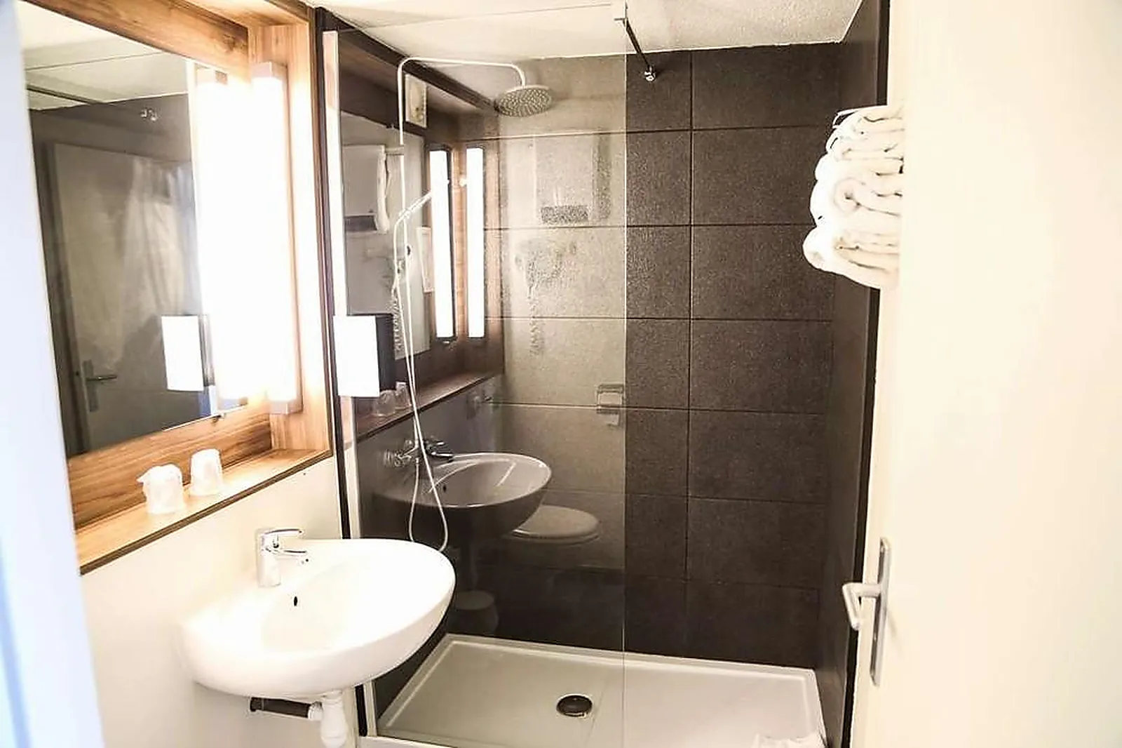 Lieux événementiels, CAMPANILE NARBONNE