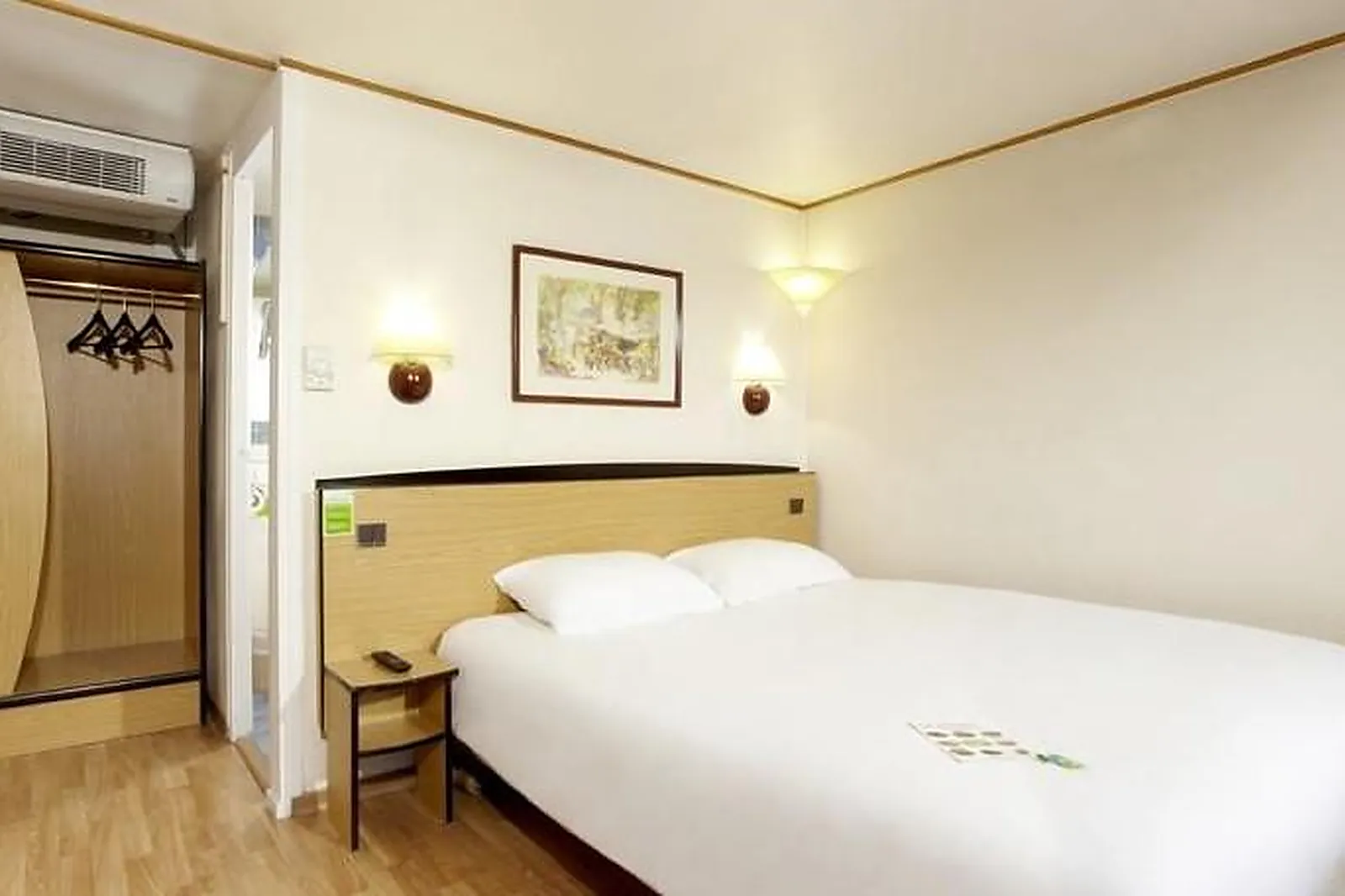 Lieux événementiels, CAMPANILE NIMES CENTRE - MAS CARBONNEL