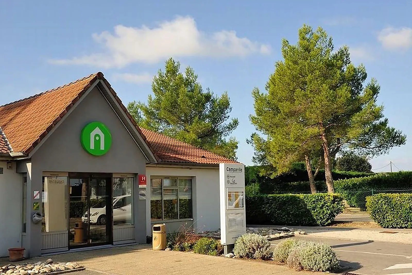 Lieux événementiels, CAMPANILE ORANGE