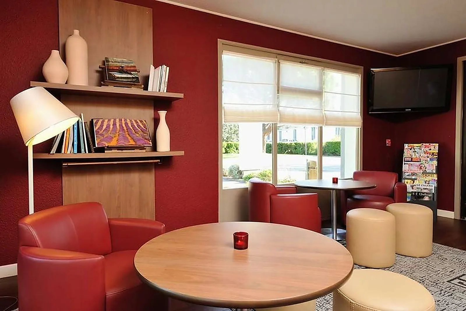 Lieux événementiels, CAMPANILE ORANGE