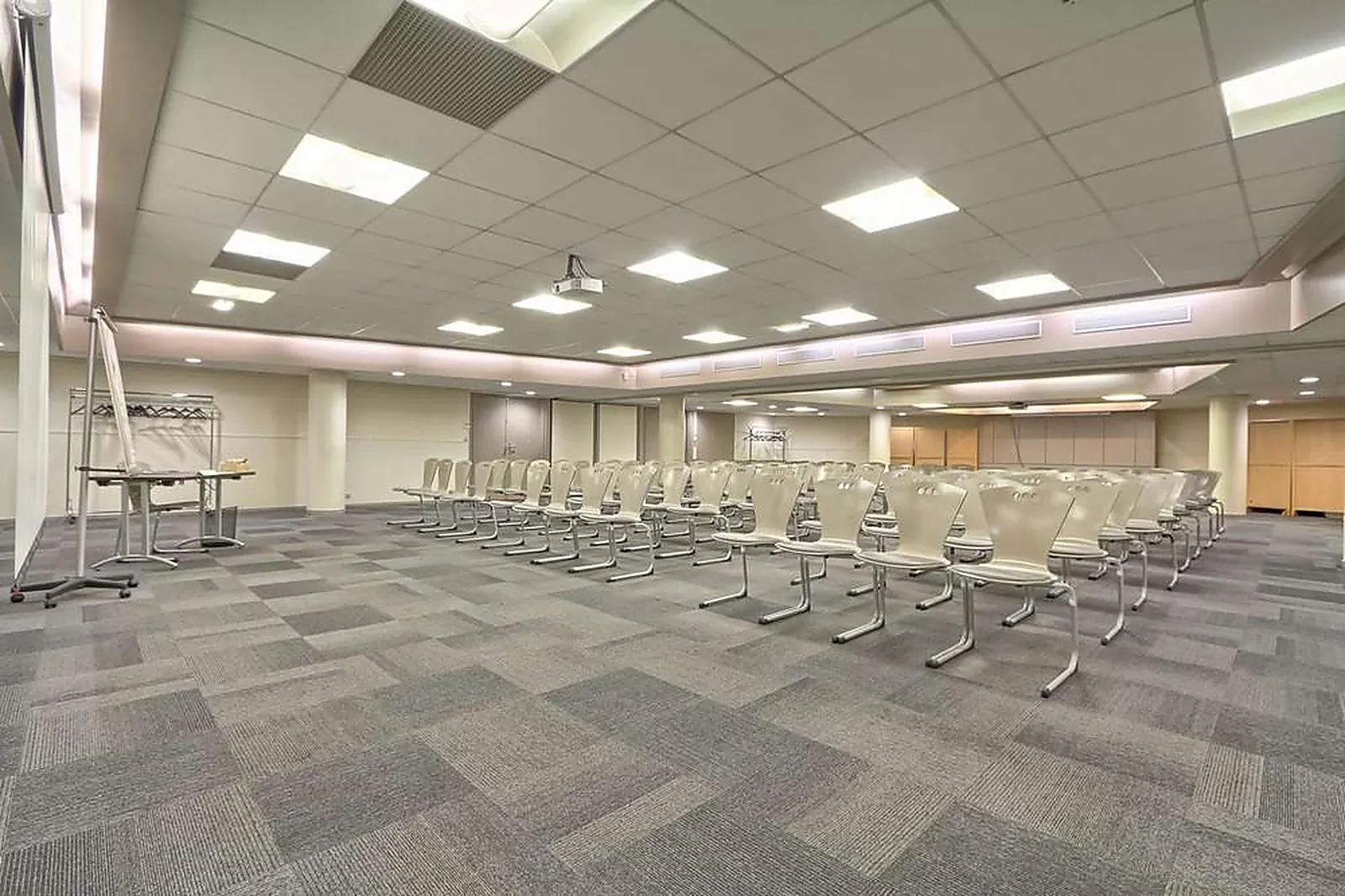 Lieux événementiels, CAMPANILE PARIS EST PORTE DE BAGNOLET