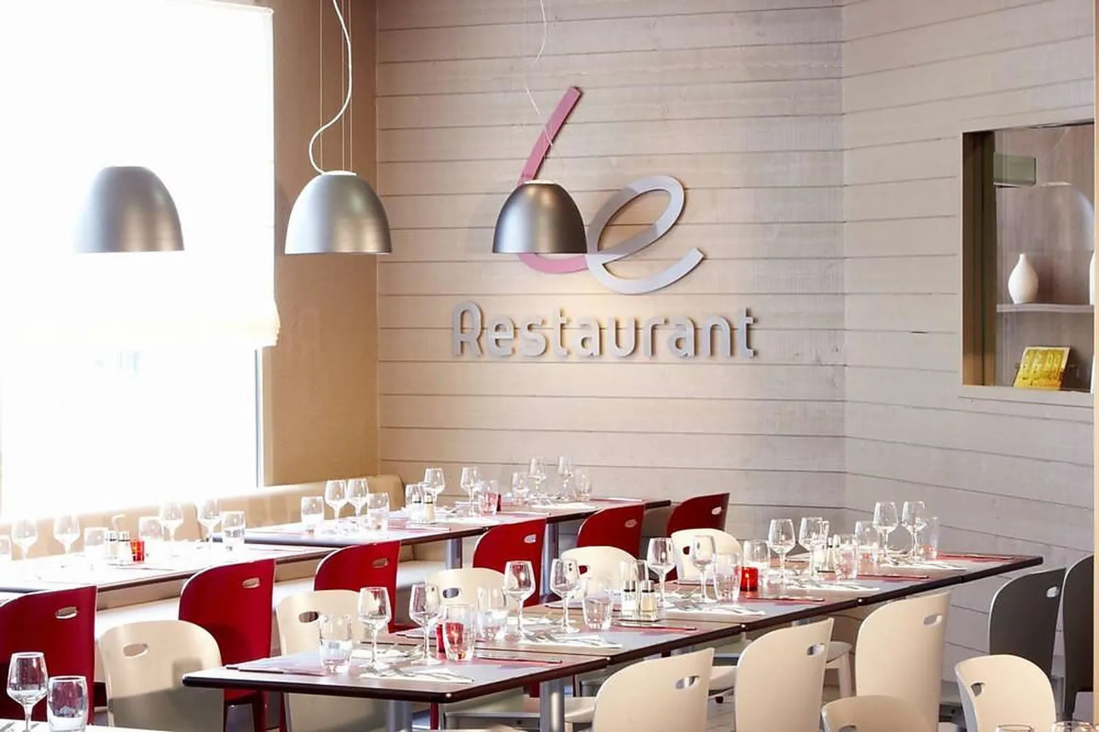 Lieux événementiels, CAMPANILE PARIS OUEST - CHAVILLE