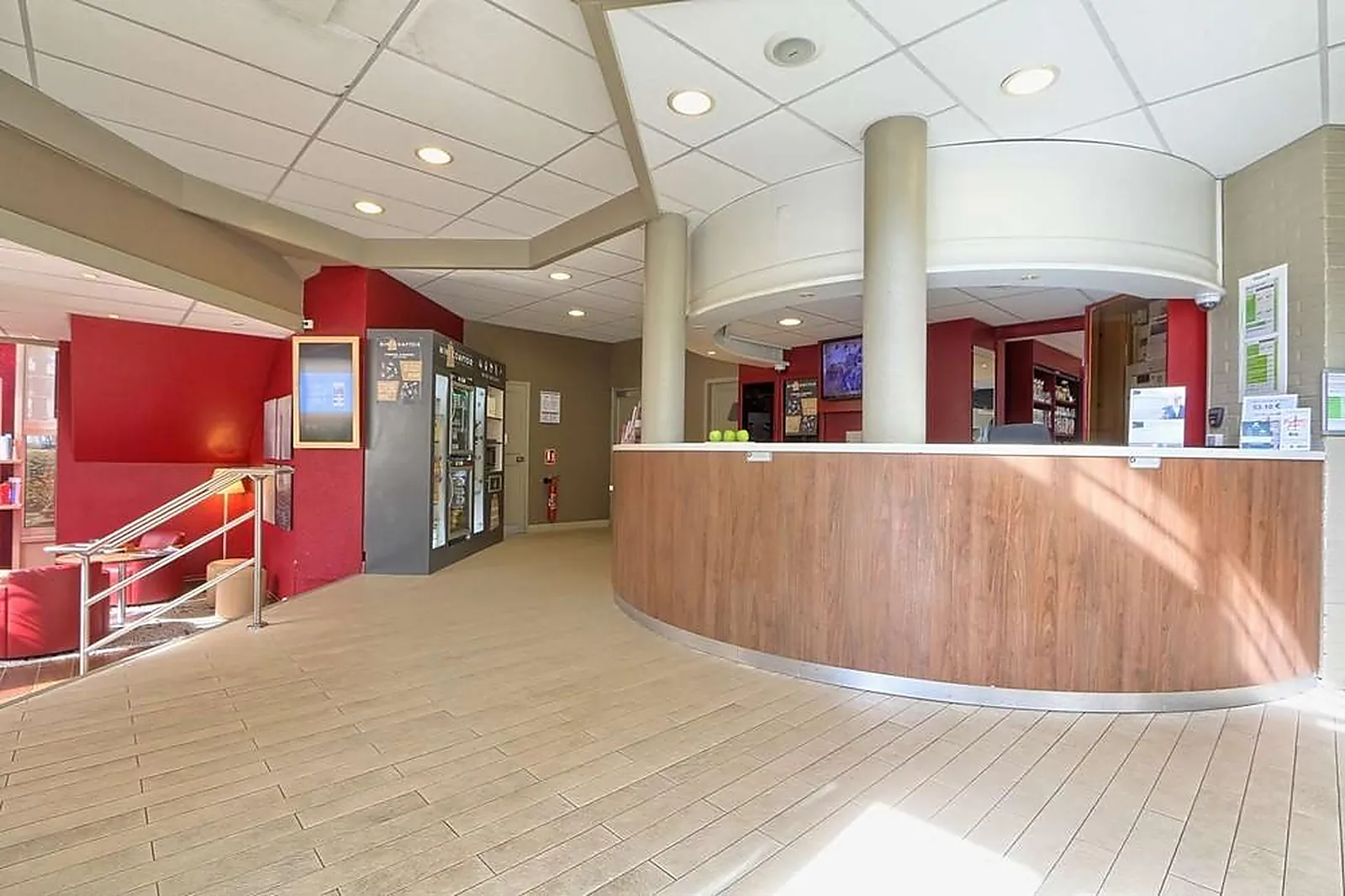 Lieux événementiels, CAMPANILE PARIS OUEST NANTERRE LA DÉFENSE