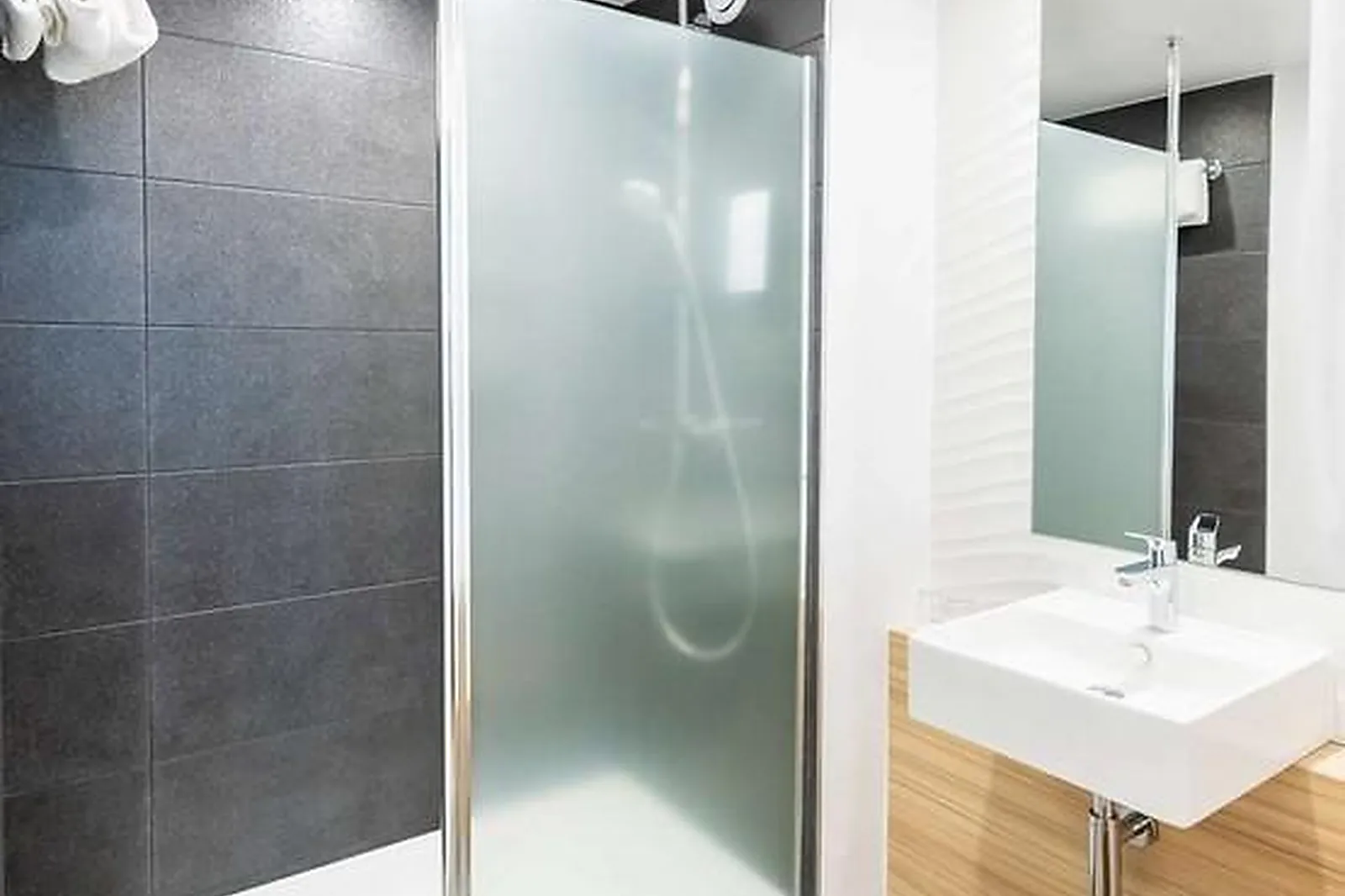 Lieux événementiels, CAMPANILE PARIS OUEST PONT DE SURESNES