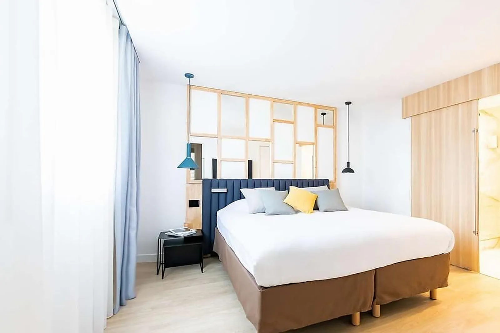 Lieux événementiels, CAMPANILE PARIS OUEST PONT DE SURESNES