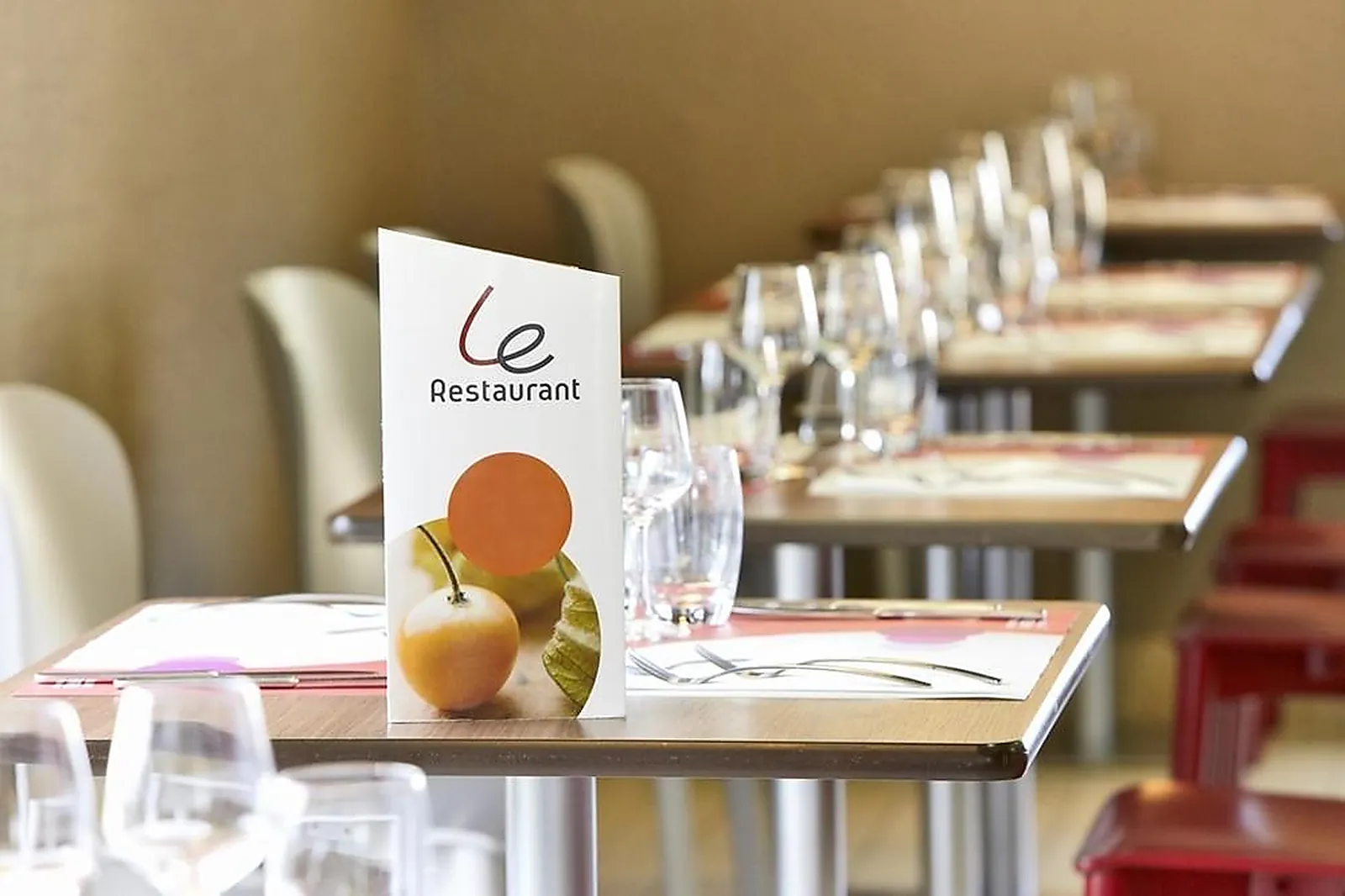 Lieux événementiels, CAMPANILE PAU