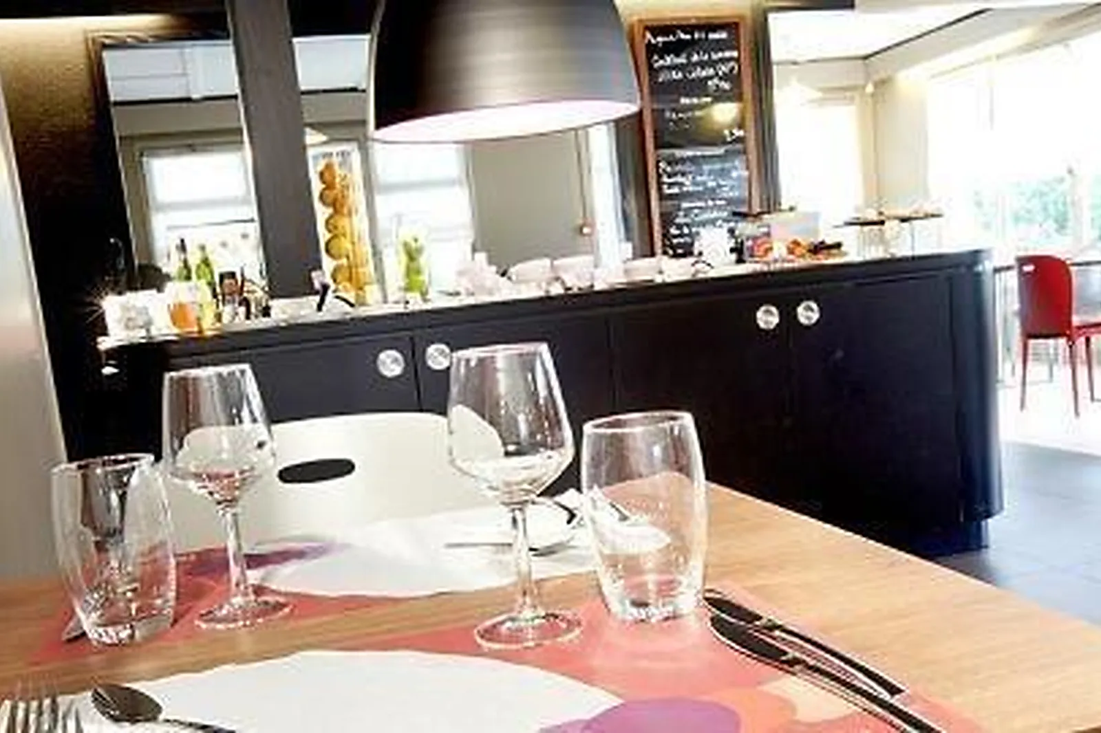 Lieux événementiels, CAMPANILE PAU