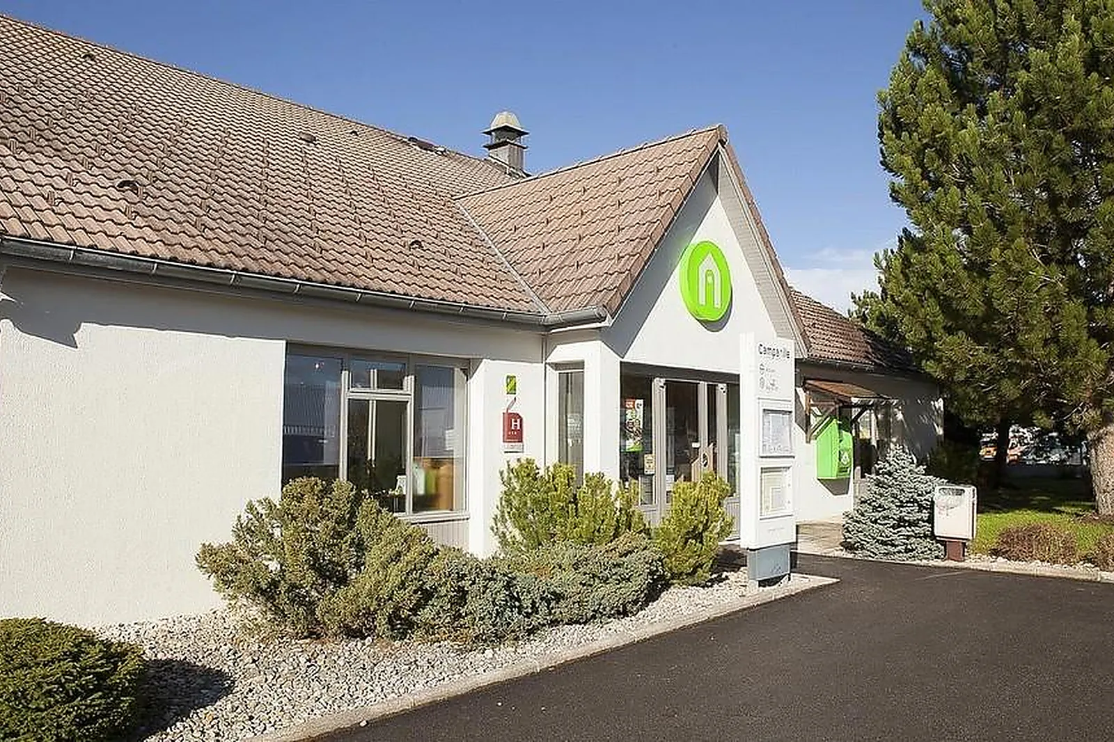 Lieux événementiels, CAMPANILE PONTARLIER