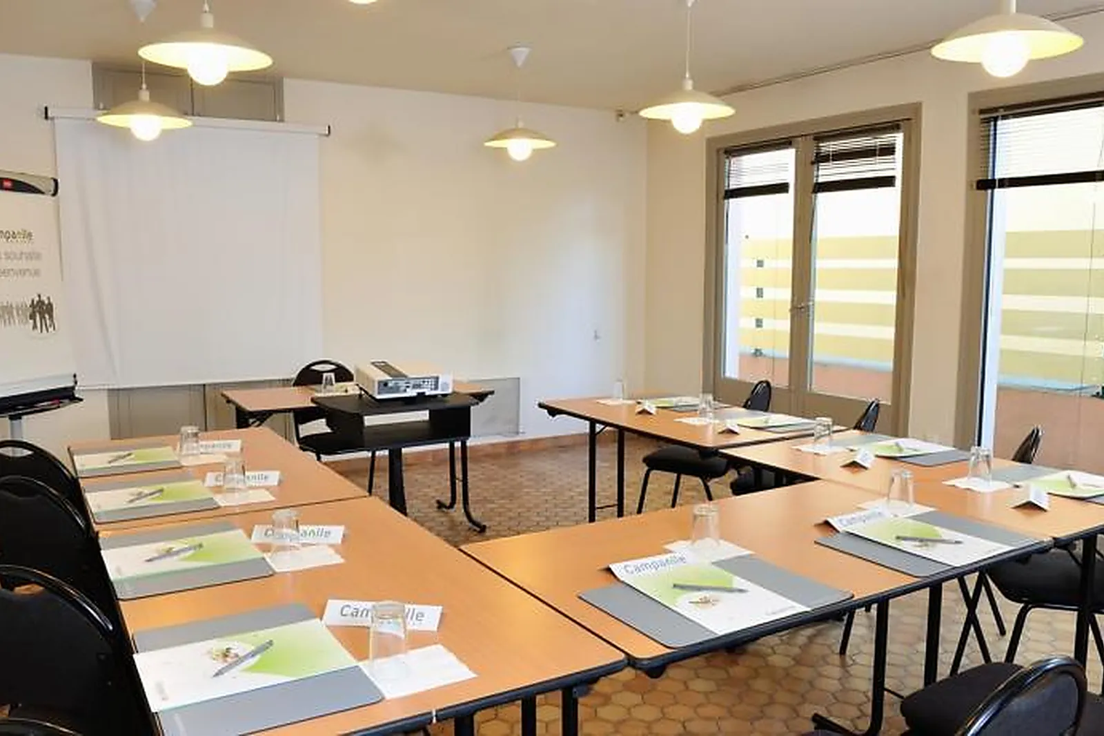 Lieux événementiels, CAMPANILE QUIMPER