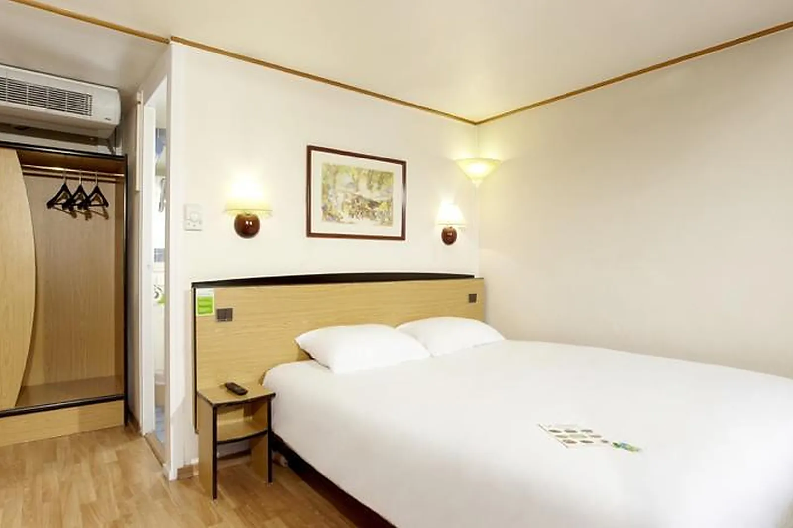 Lieux événementiels, CAMPANILE QUIMPER