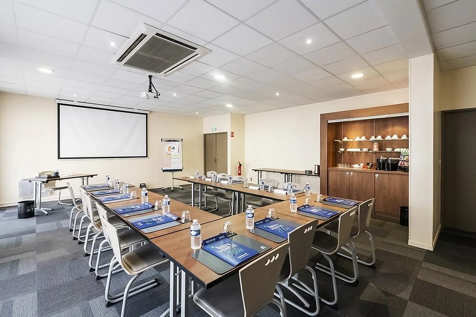 Lieux événementiels, CAMPANILE REIMS CENTRE CATHÉDRALE