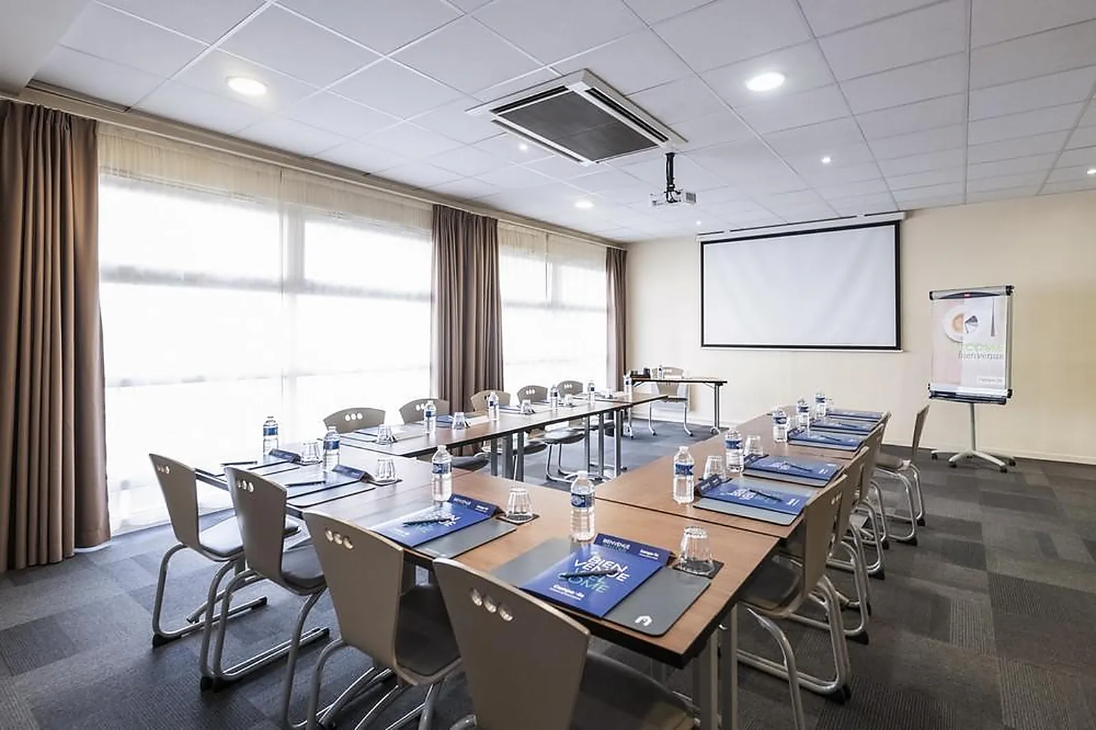 Lieux événementiels, CAMPANILE REIMS CENTRE CATHÉDRALE