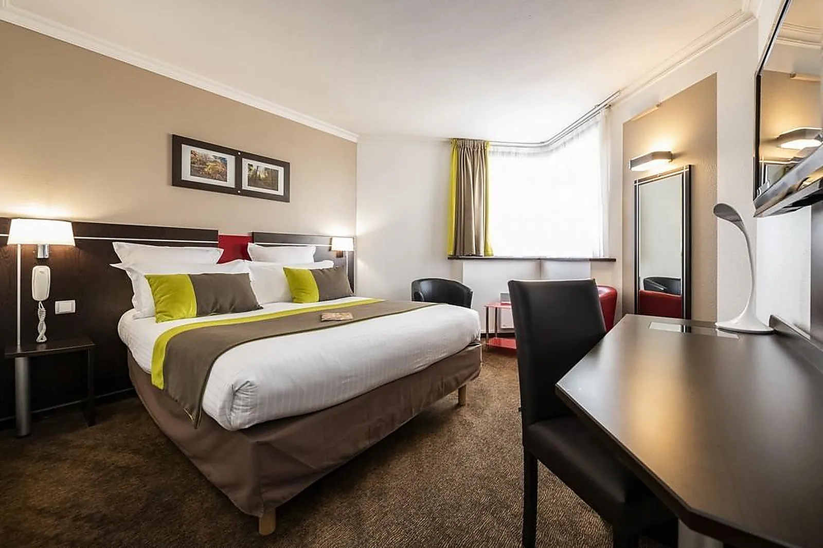 Lieux événementiels, CAMPANILE REIMS CENTRE CATHÉDRALE