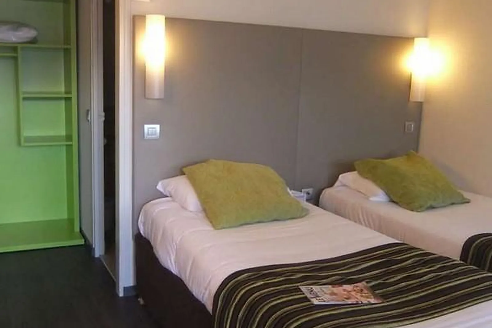 Lieux événementiels, CAMPANILE REIMS SUD BEZANNES