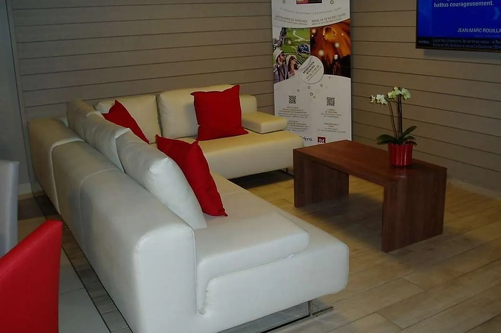 Lieux événementiels, CAMPANILE REIMS SUD BEZANNES