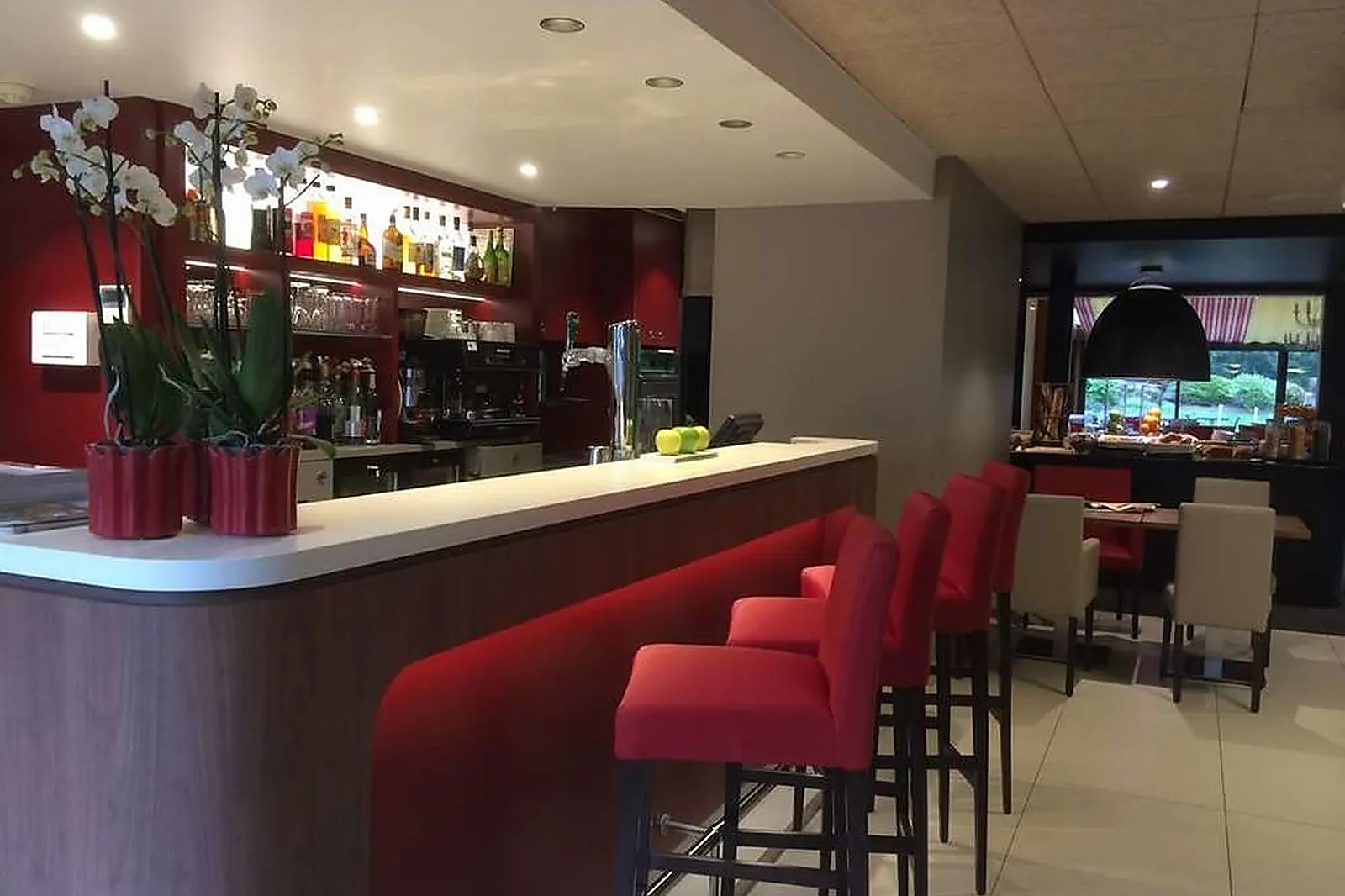 Lieux événementiels, CAMPANILE REIMS SUD BEZANNES