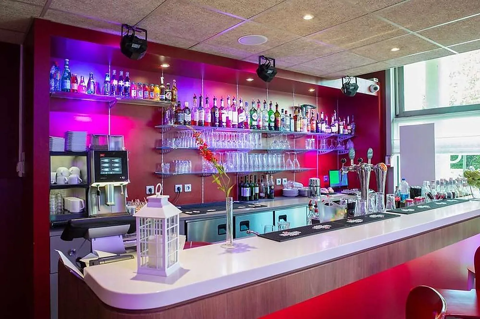 Lieux événementiels, CAMPANILE ROISSY