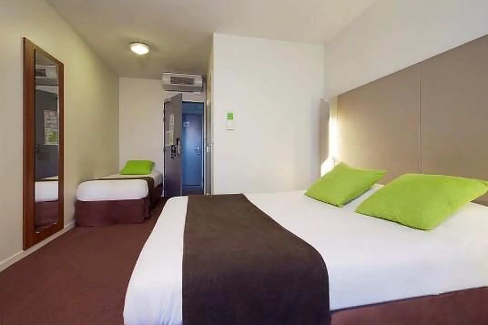 Lieux événementiels, CAMPANILE ROISSY LE MESNIL AMELOT