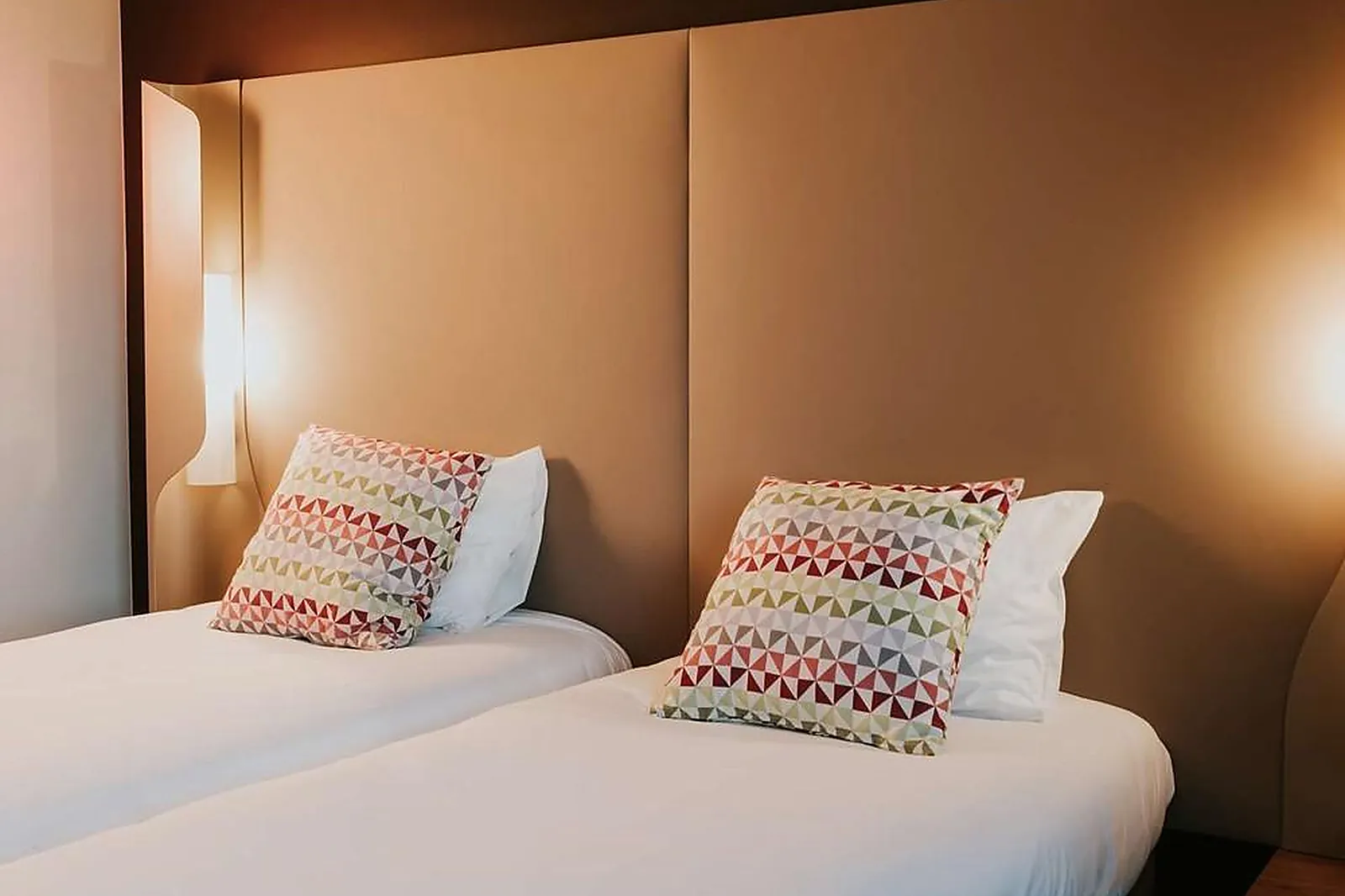 Lieux événementiels, CAMPANILE ROUEN MERMOZ