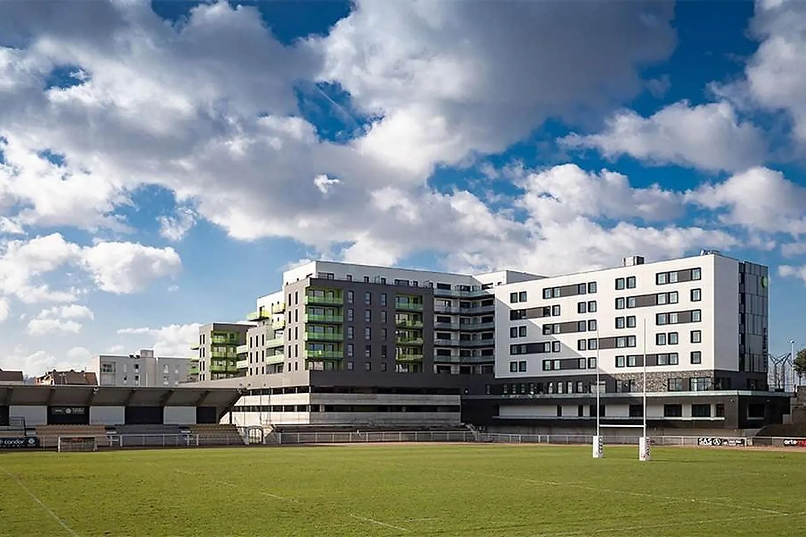 Lieux événementiels, CAMPANILE ROUEN MERMOZ