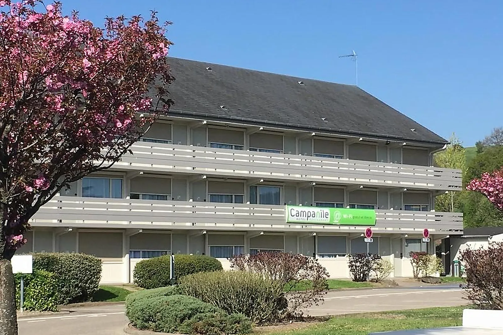 Lieux événementiels, CAMPANILE SAINT-ÉTIENNE EST SAINT-CHAMOND