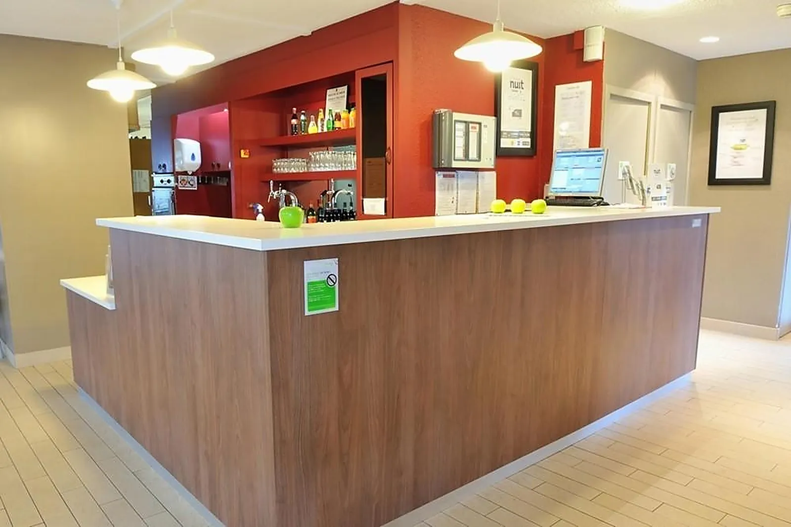 Lieux événementiels, CAMPANILE SAINTES