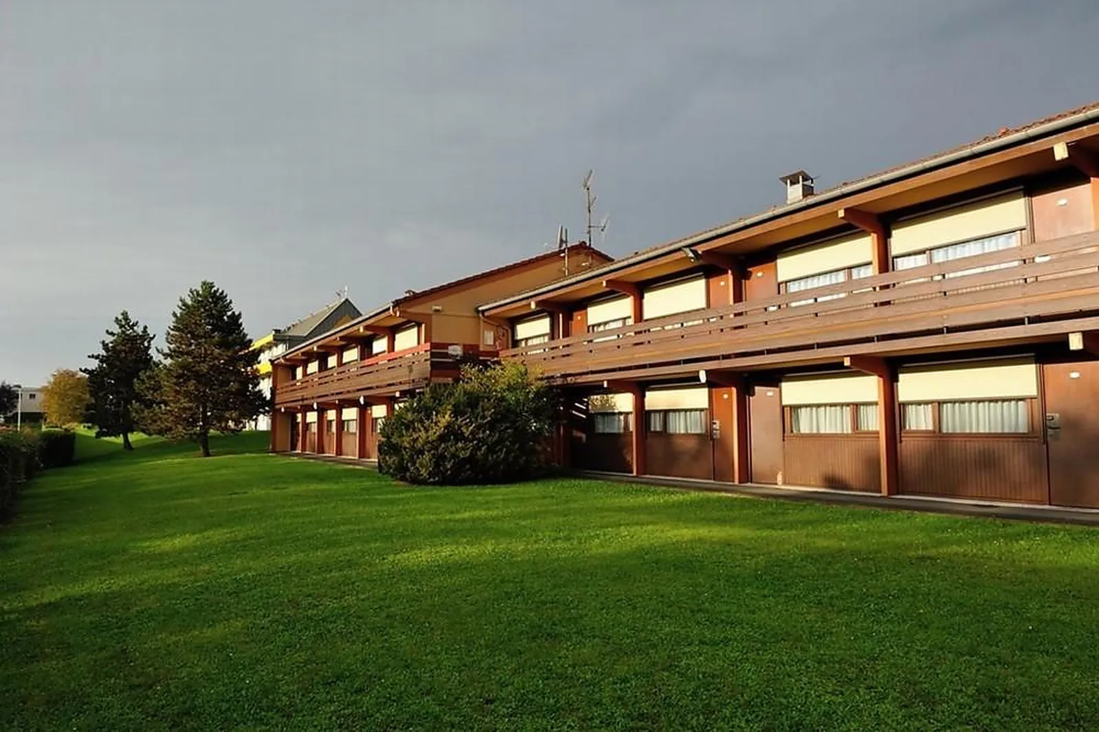 Lieux événementiels, CAMPANILE SAINTES