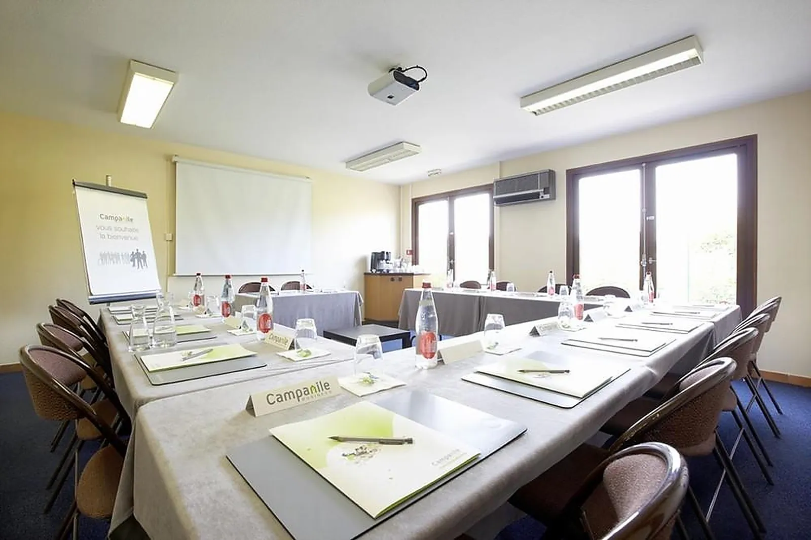 Lieux événementiels, CAMPANILE SALON DE PROVENCE