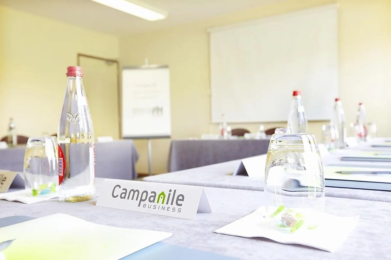 Lieux événementiels, CAMPANILE SALON DE PROVENCE