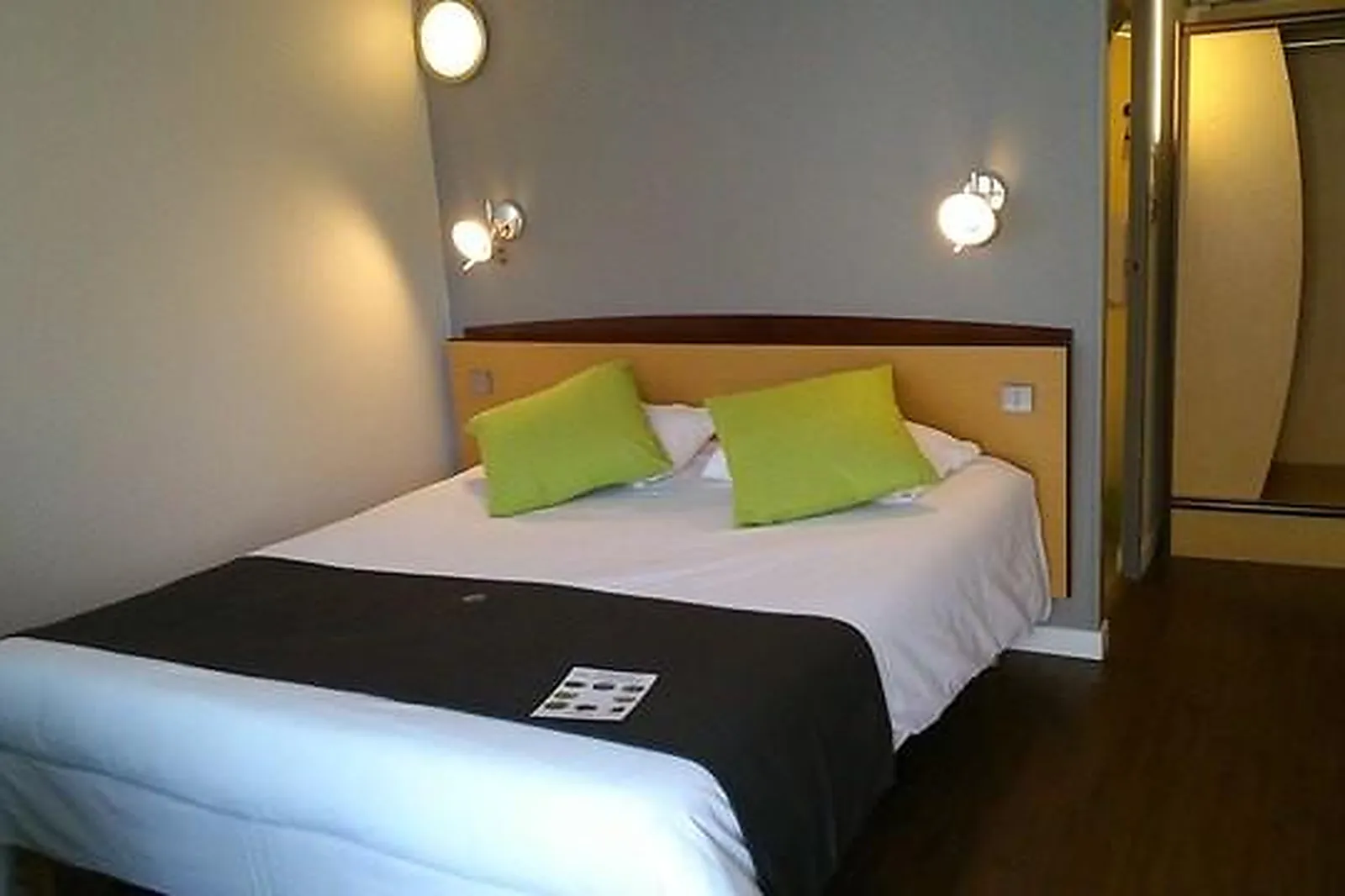 Lieux événementiels, CAMPANILE SAUMUR