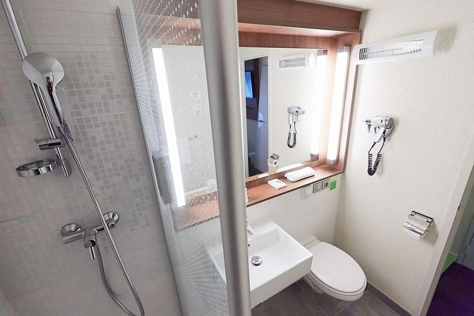 Lieux événementiels, CAMPANILE SENLIS