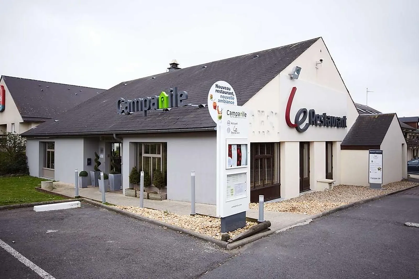 Lieux événementiels, CAMPANILE SENLIS