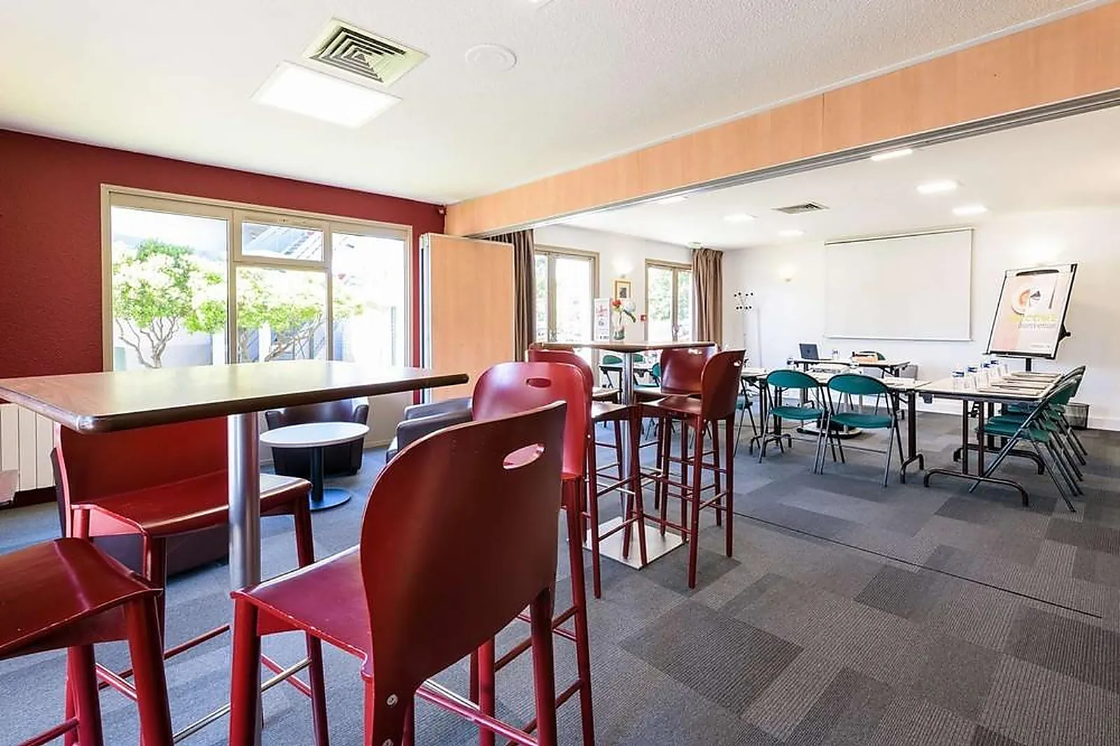 Lieux événementiels, CAMPANILE TOULOUSE NORD SESQUIÈRES