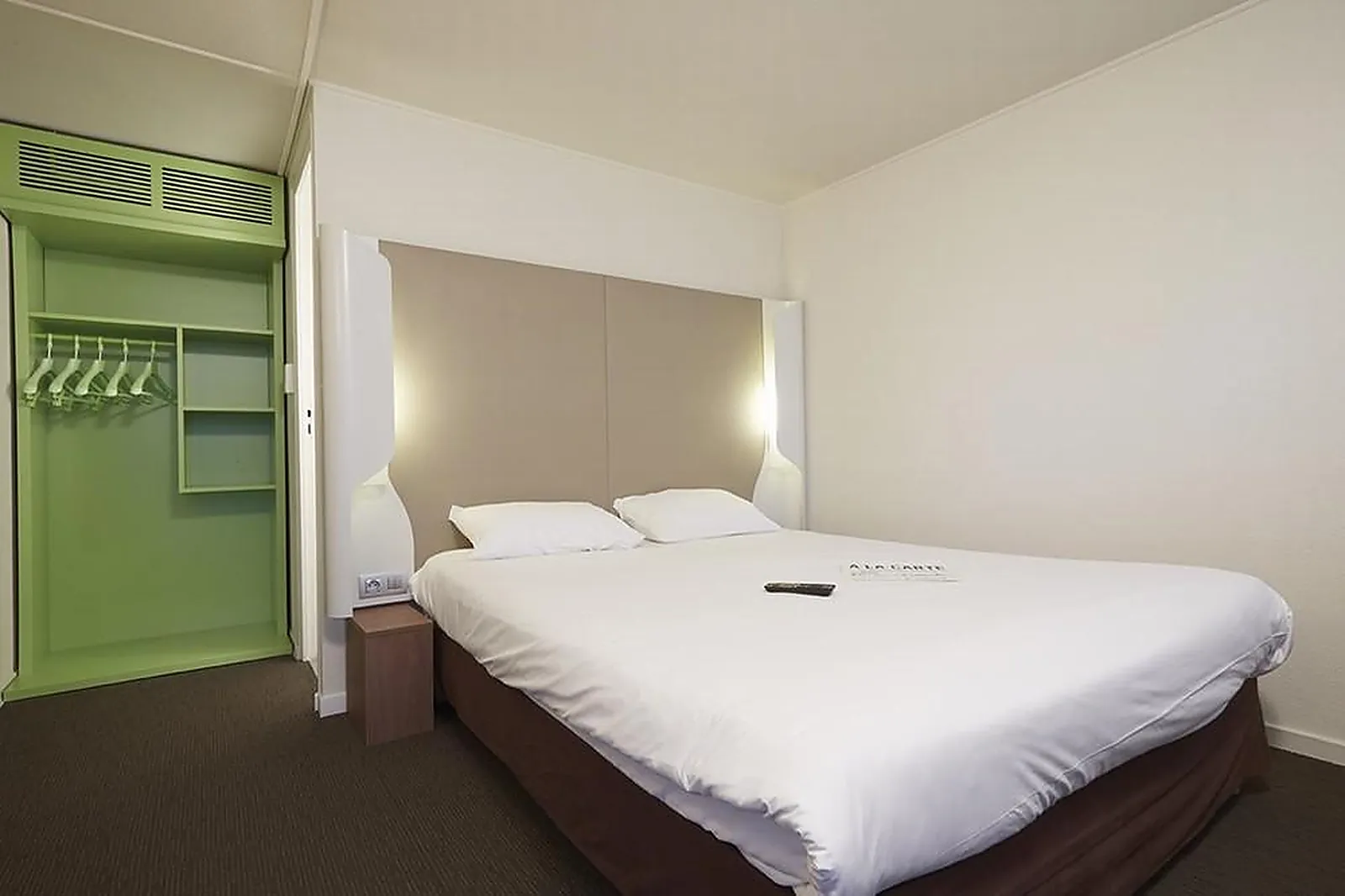 Lieux événementiels, CAMPANILE TROYES SUD - BUCHÈRES