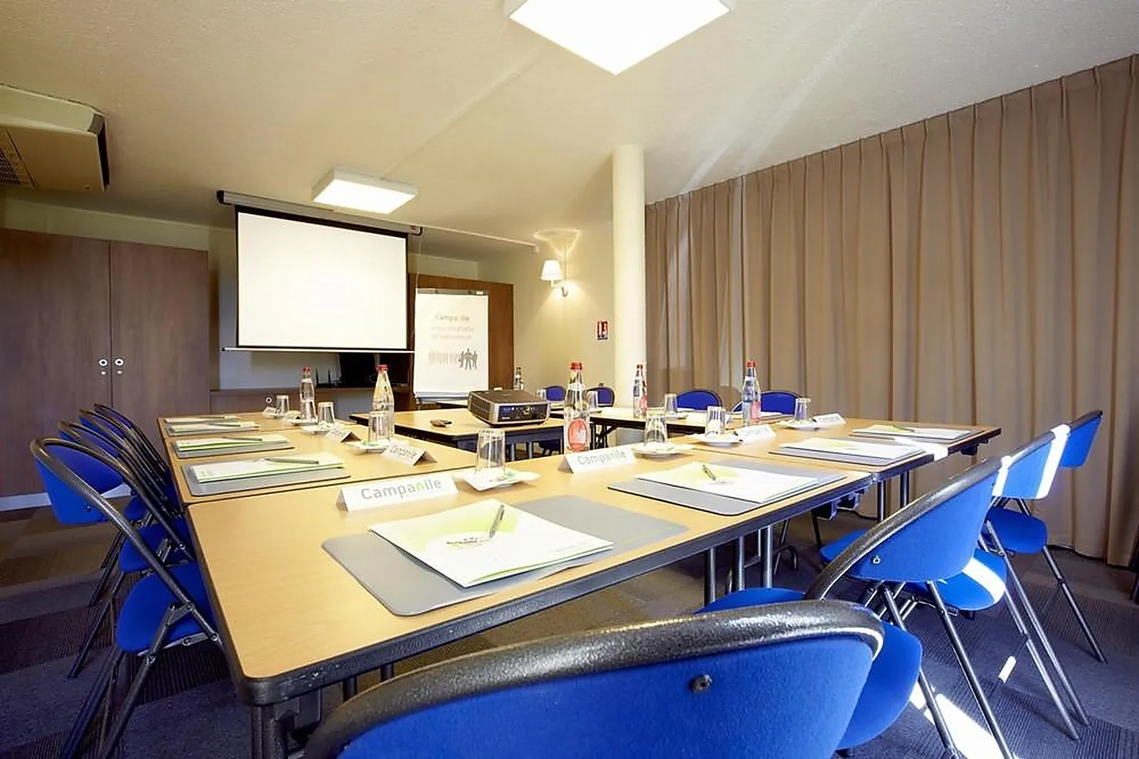 Lieux événementiels, CAMPANILE VALENCE NORD