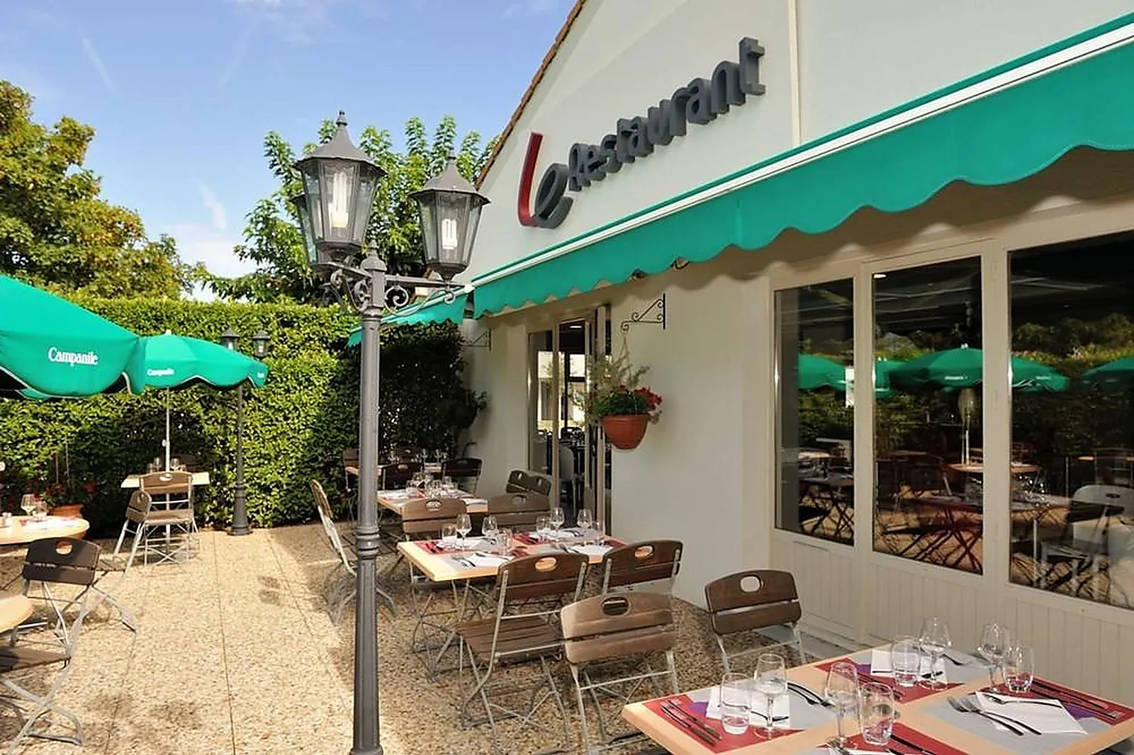 Lieux événementiels, CAMPANILE VALENCE SUD