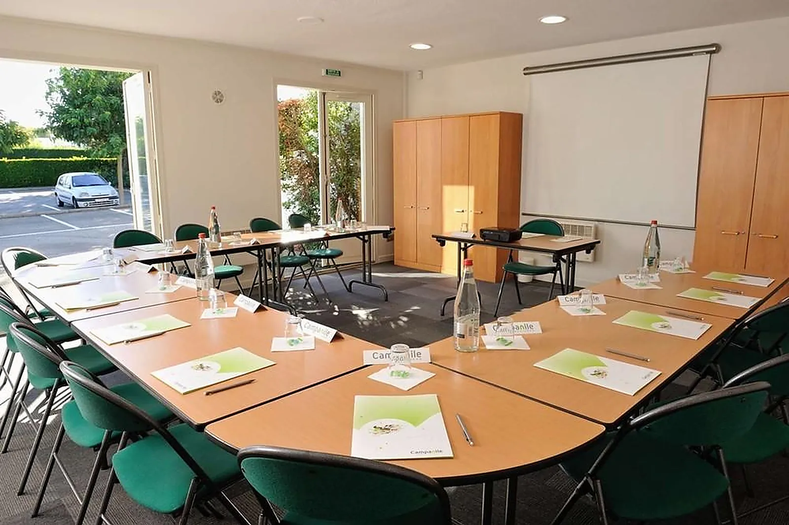 Lieux événementiels, CAMPANILE VALENCE SUD