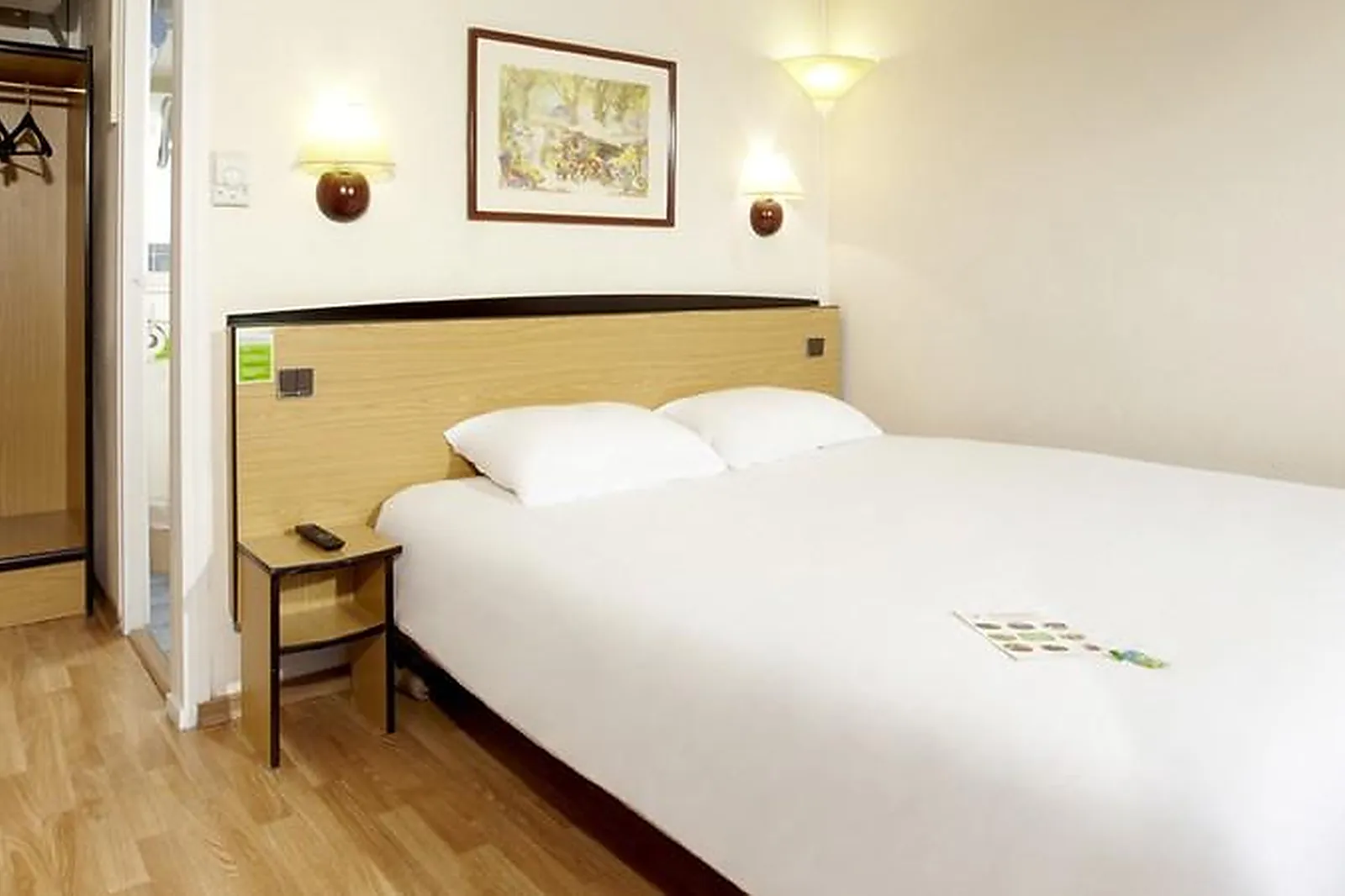 Lieux événementiels, CAMPANILE VALENCE SUD