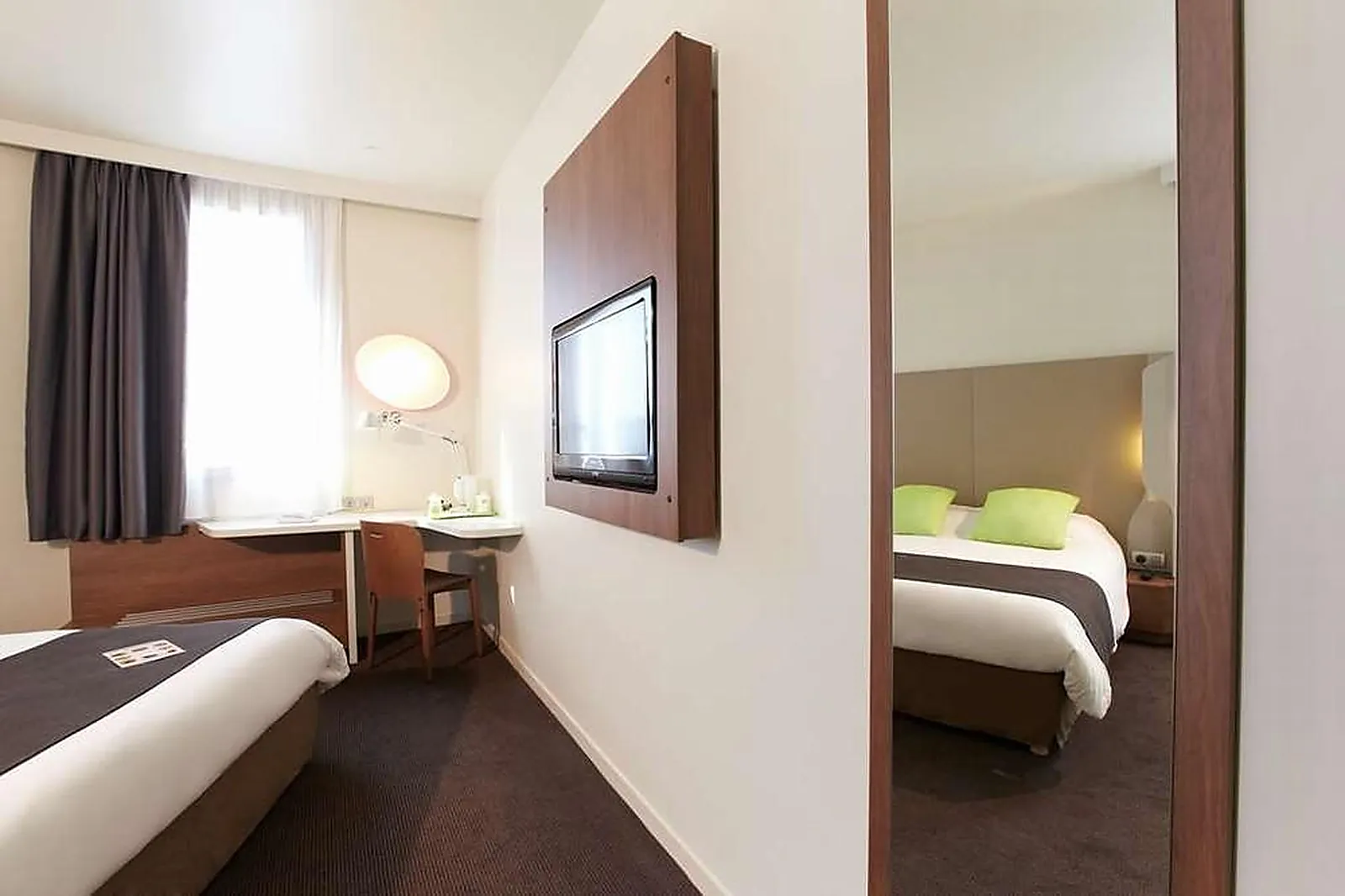 Lieux événementiels, CAMPANILE VALENCIENNES OUEST