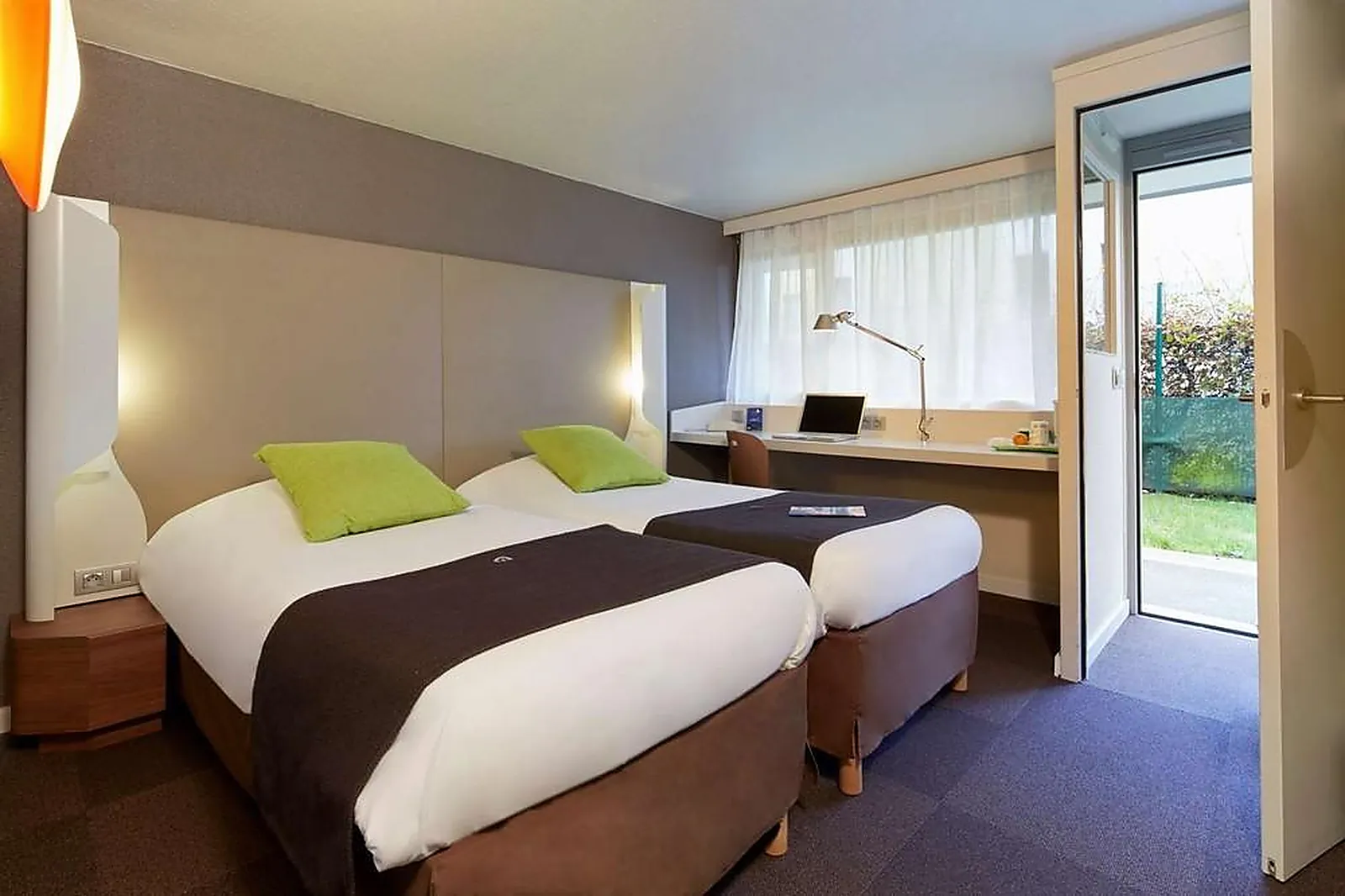 Lieux événementiels, CAMPANILE VILLEJUST COURTABOEUF