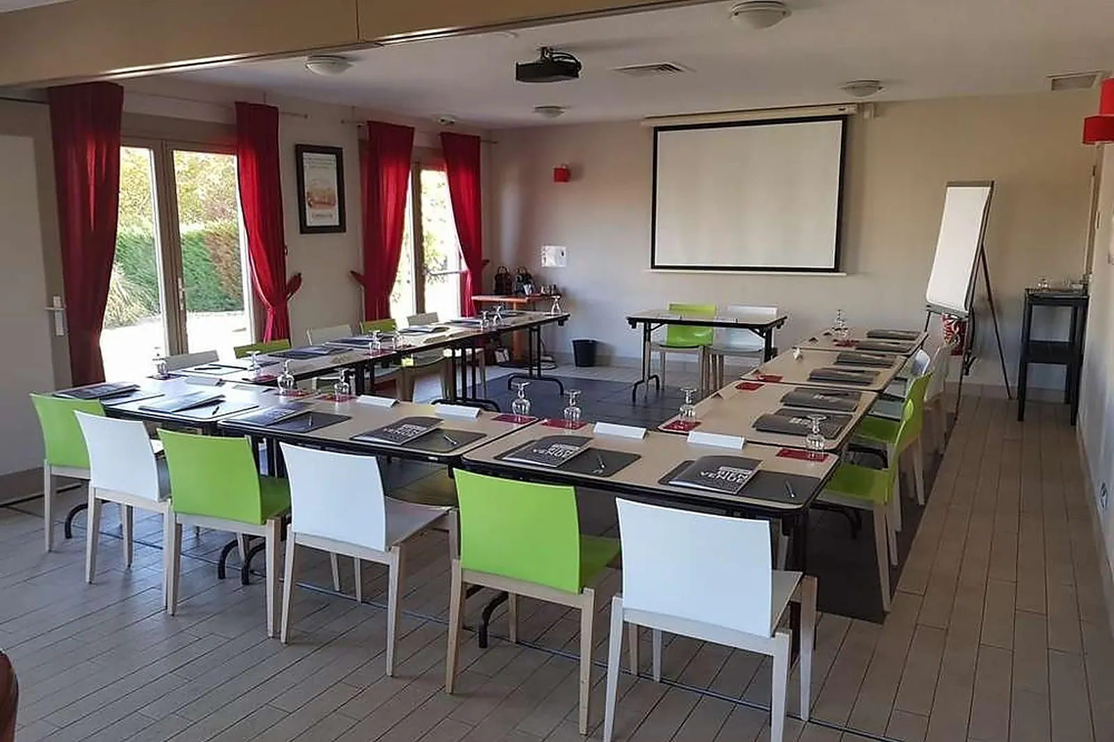 Lieux événementiels, CAMPANILE VILLENEUVE-SUR-LOT - PUJOLS