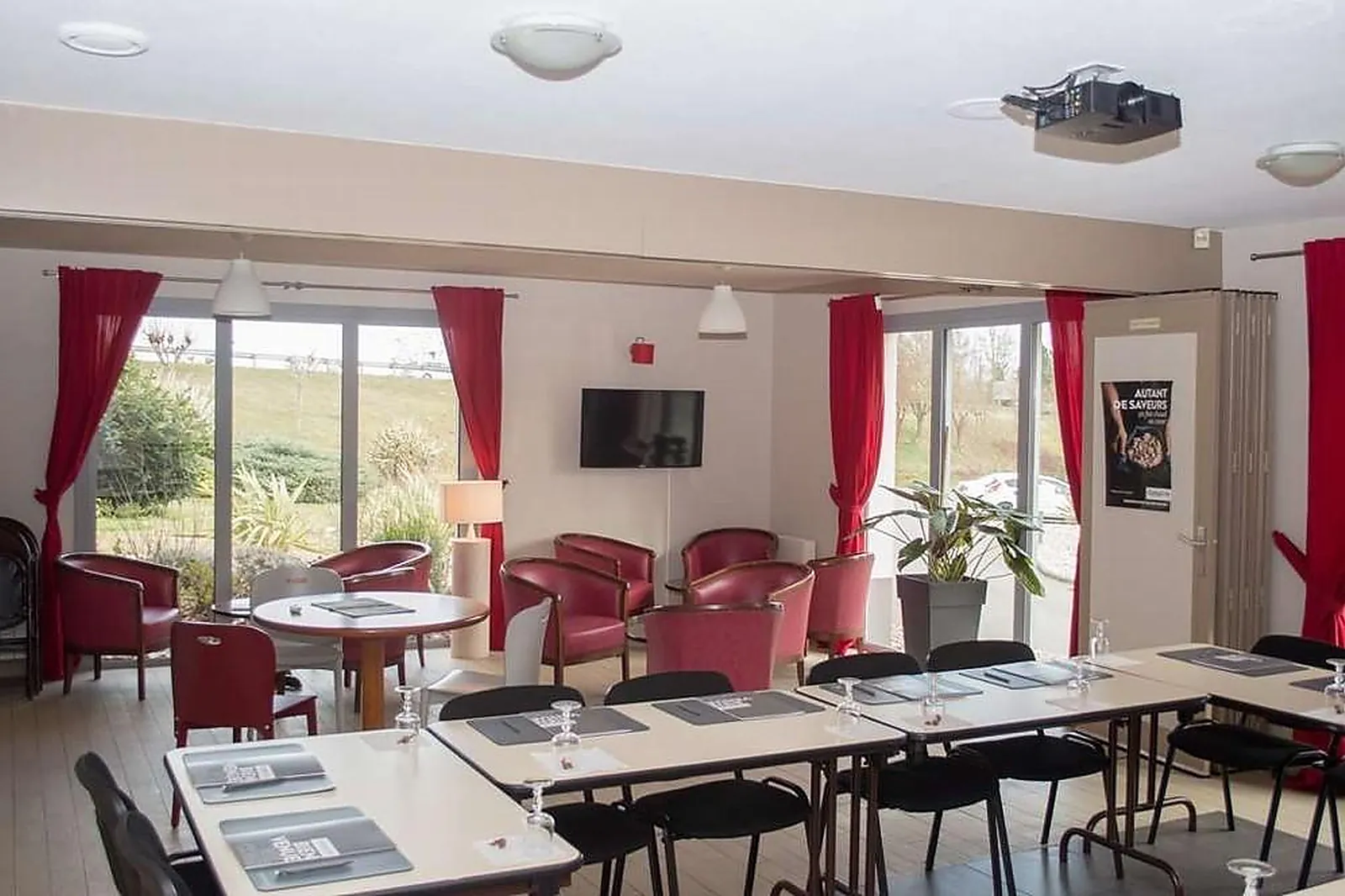 Lieux événementiels, CAMPANILE VILLENEUVE-SUR-LOT - PUJOLS