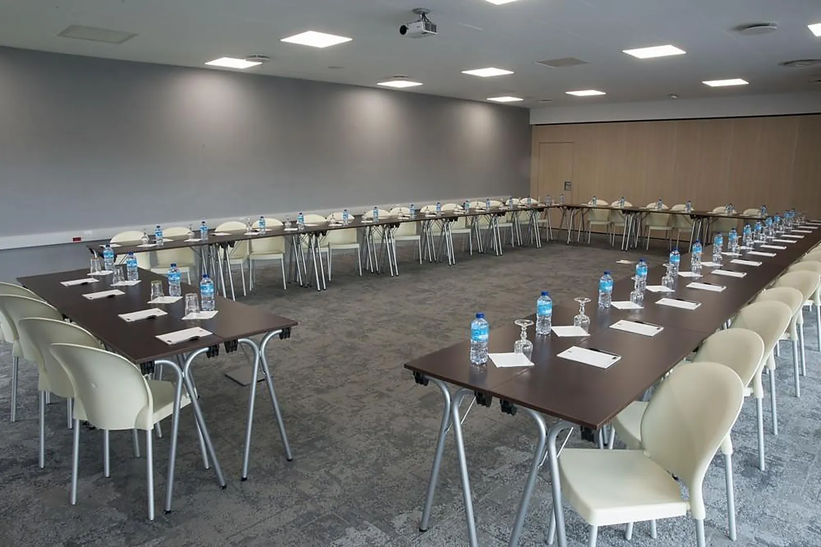 Lieux événementiels, CAP EVENTS - IBIS RENNES BEAULIEU