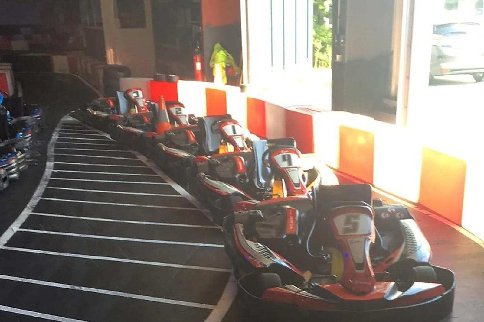 Lieux événementiels, CAP FORM BOWLING KARTING