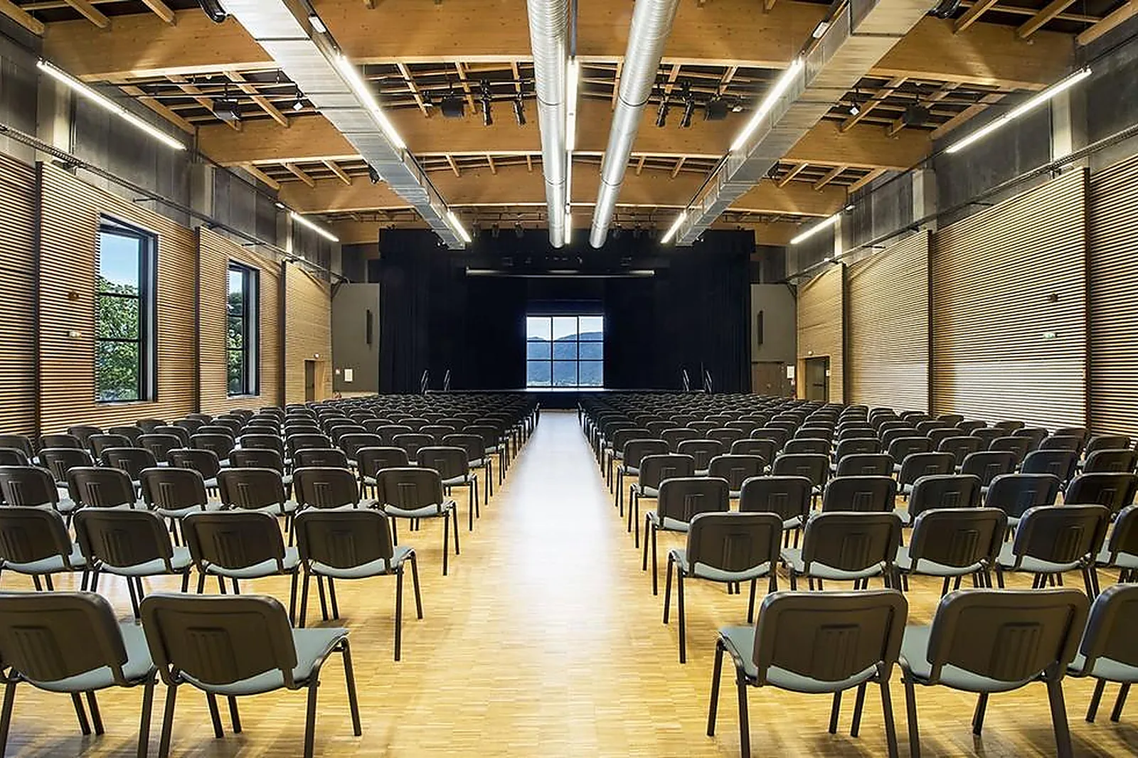 Lieux événementiels, CAP FRANCE - L'ESCANDILLE