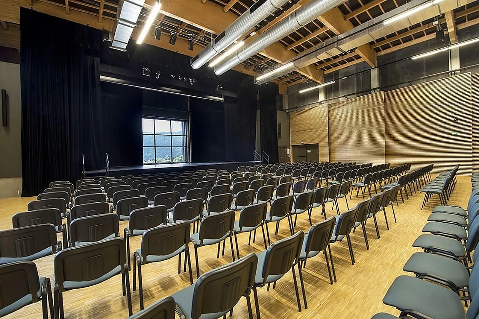 Lieux événementiels, CAP FRANCE - L'ESCANDILLE