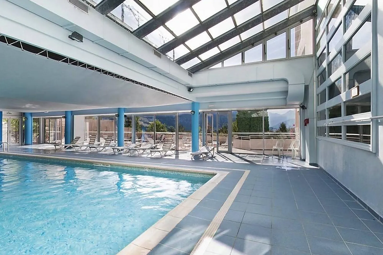 Lieux événementiels, CAP FRANCE - LOU RIOUCLAR