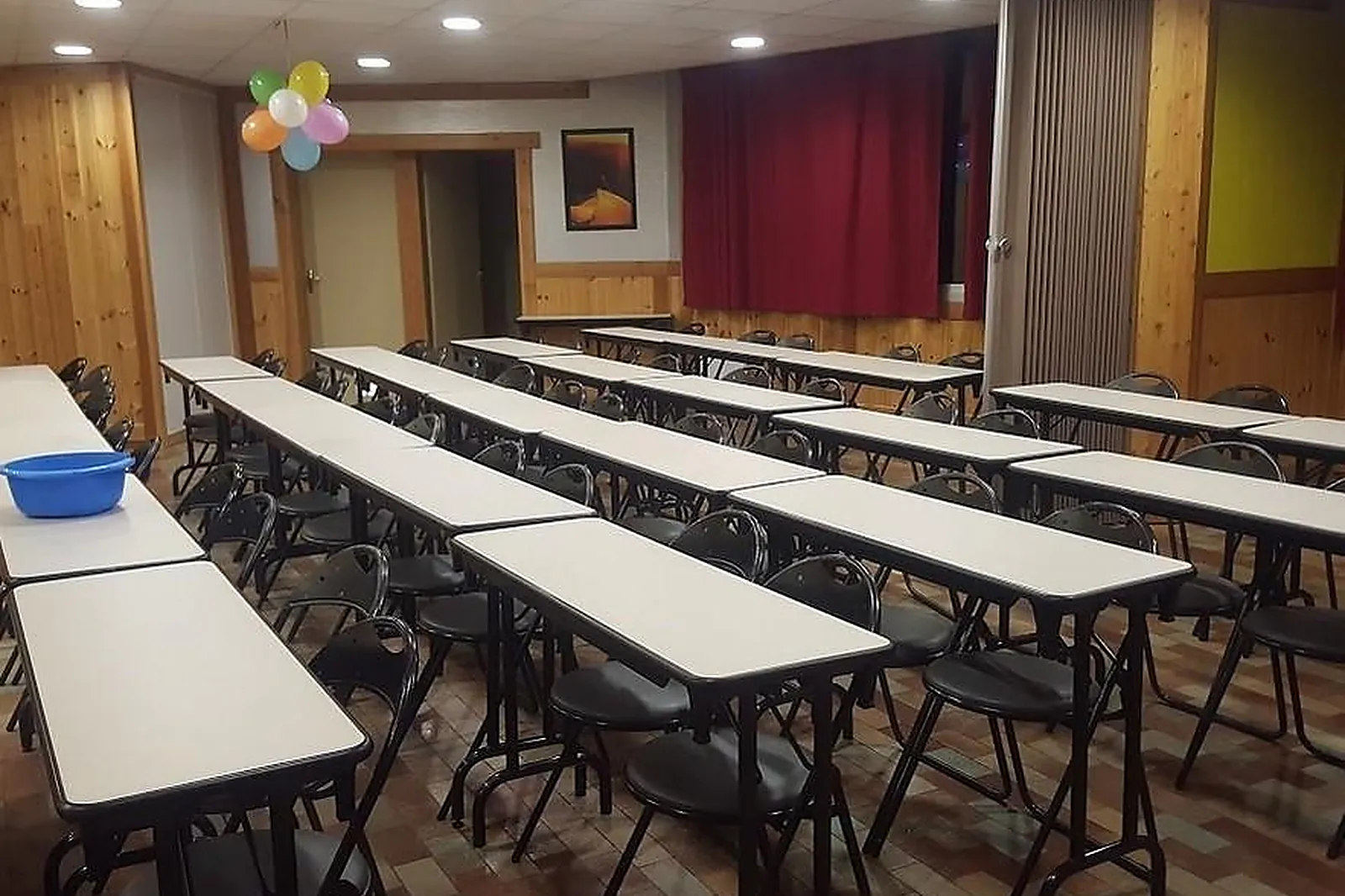 Lieux événementiels, CAP FRANCE - LOU RIOUCLAR